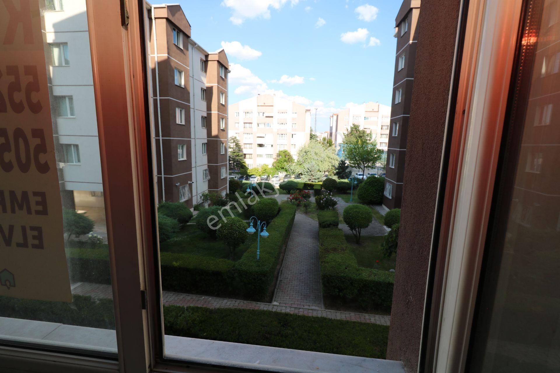 Emre Emlaktan Elvankent'te Gimsa Yanı Site İçi Arakatta 3+1 Kiralık Daire - Görsel 7