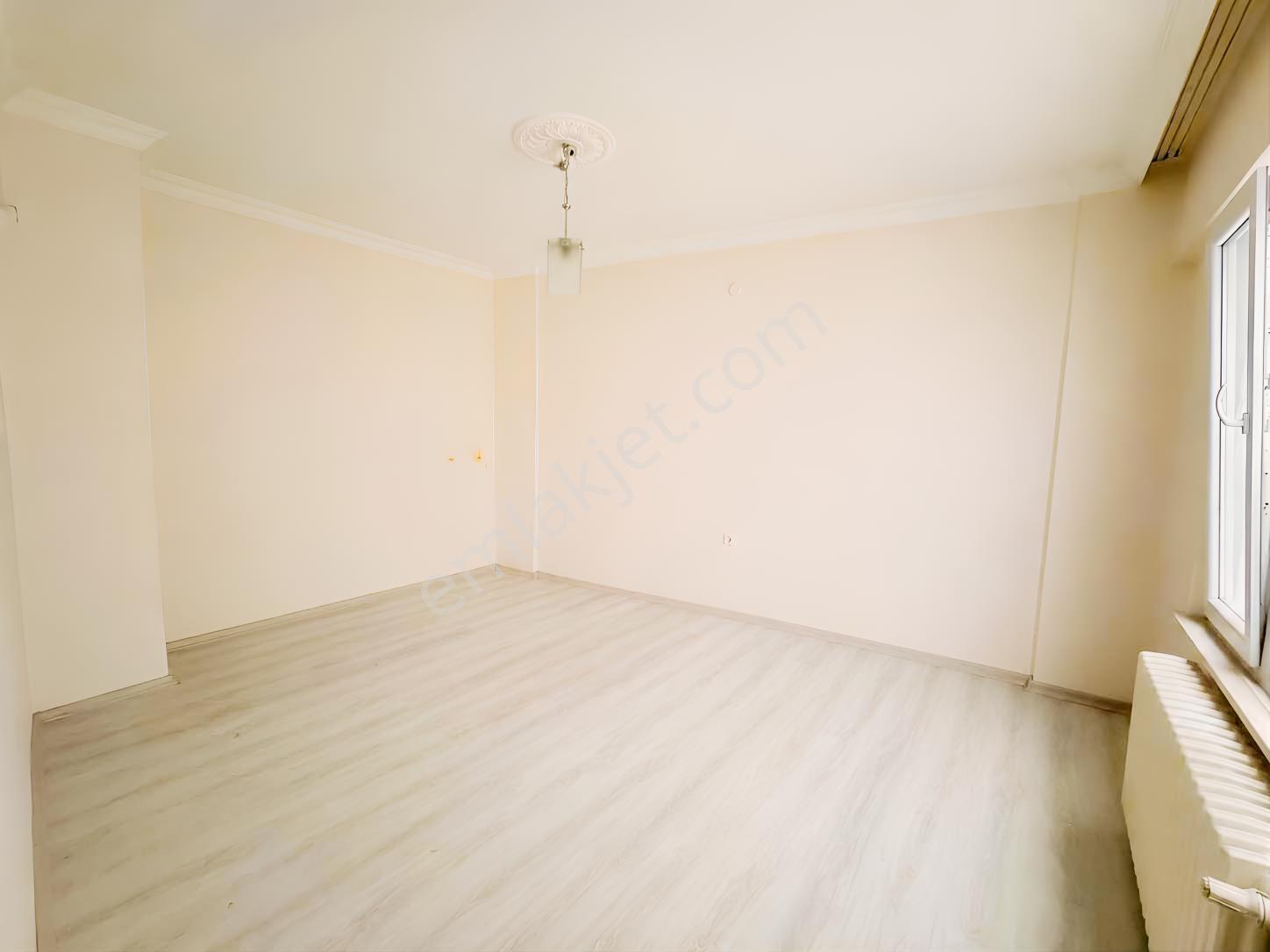 Merzifon Cumhuriyet Caddesinde Çarşıda 2+1 Kiralık Daire - Görsel 12