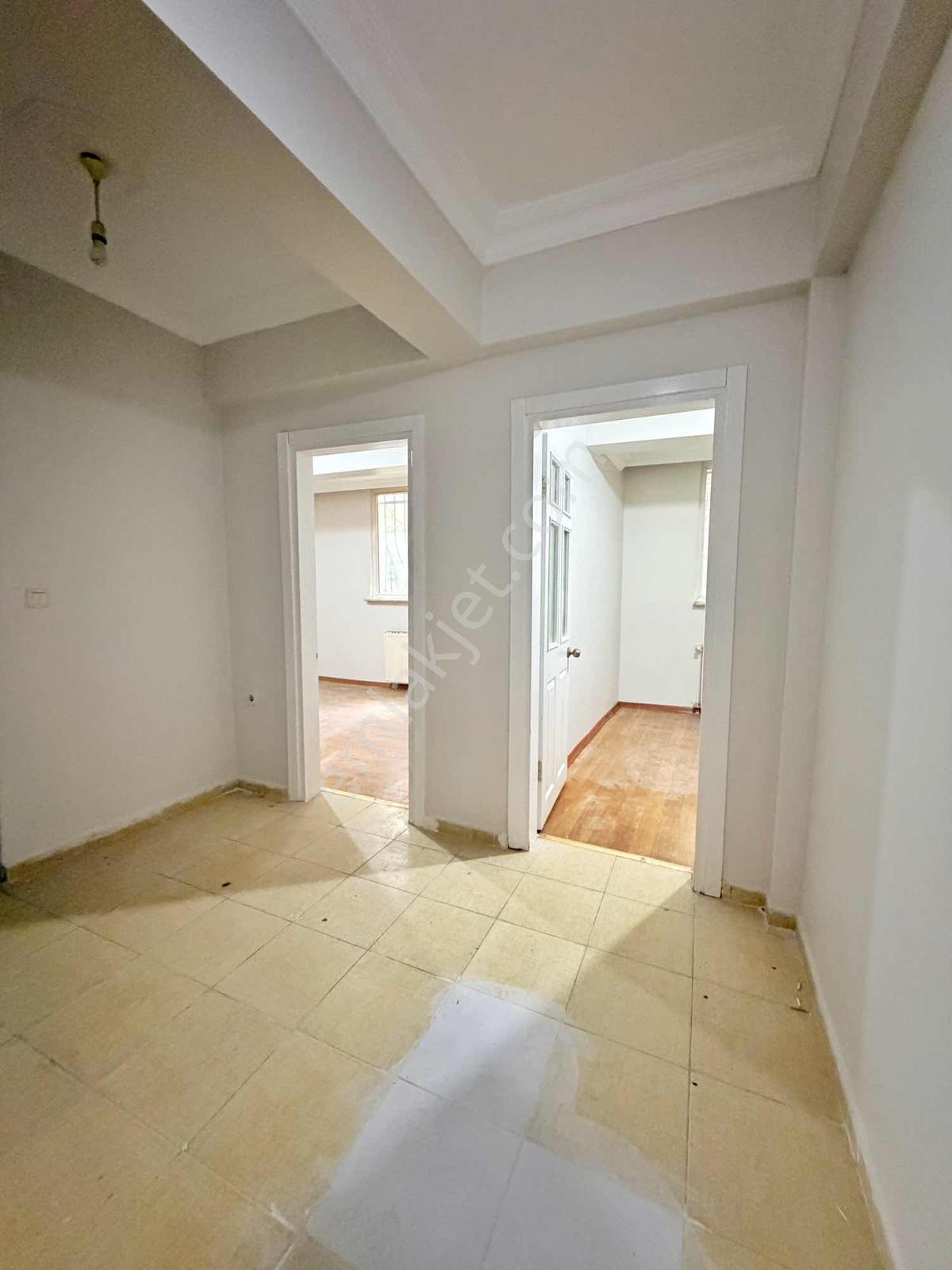Familyadan Girne Cad Alt Sokağında 2+1 Kiralık 80m2 Yüksek Giriş - Görsel 4