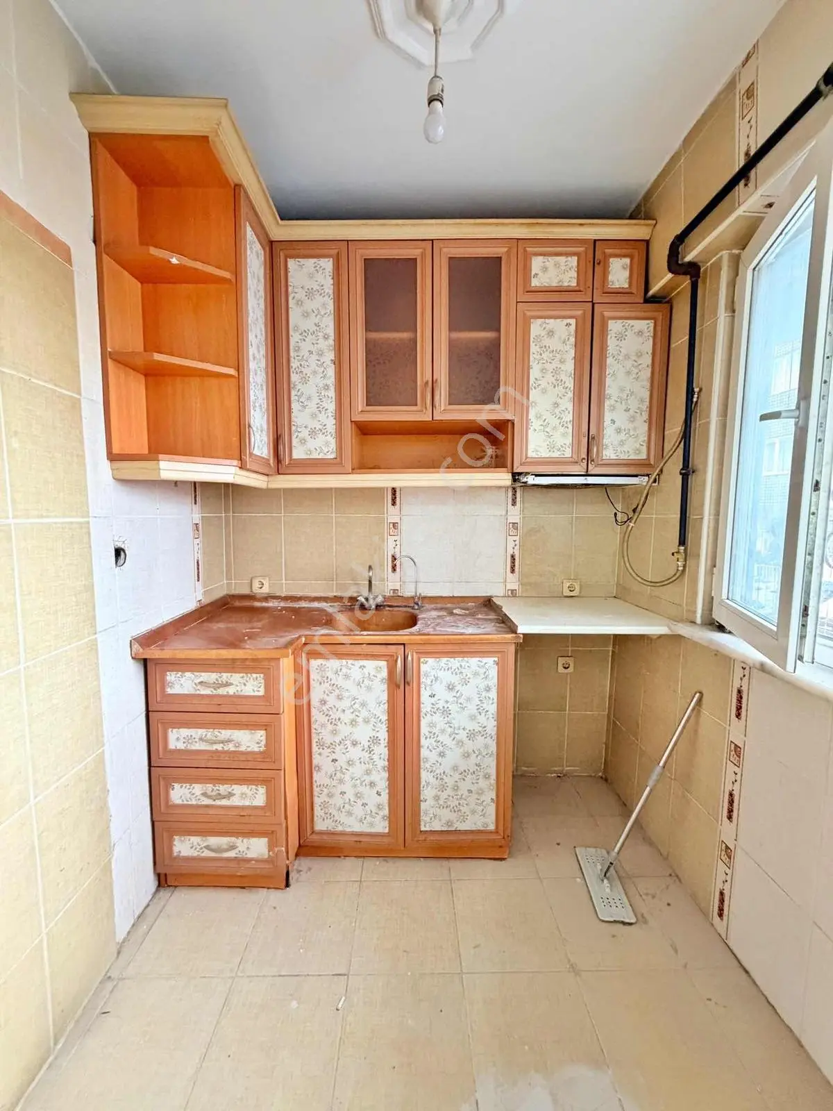 Familyadan Girne Cad Alt Sokağında 2+1 Kiralık 80m2 Yüksek Giriş