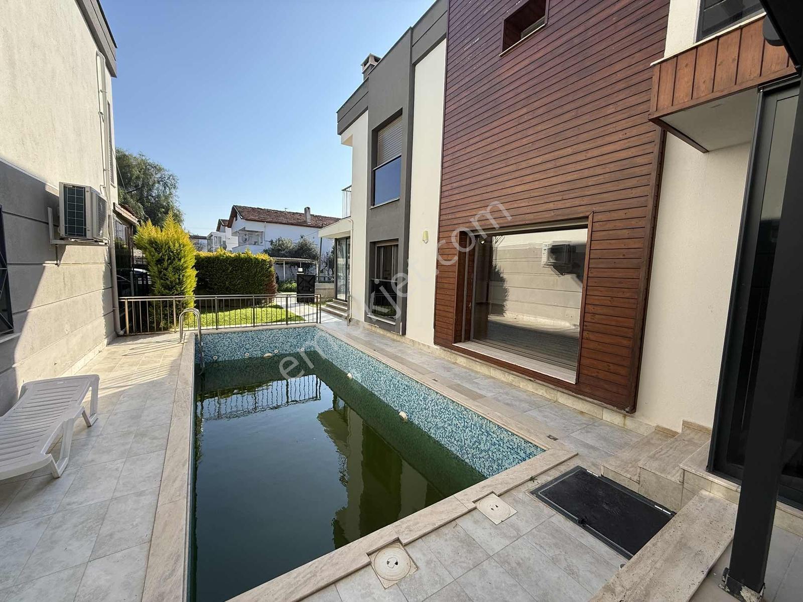 Kuşadası Karaova Avm'ye Yakın 75 M2 Tabanlı 3+1 Müstakil Villa - Görsel 19