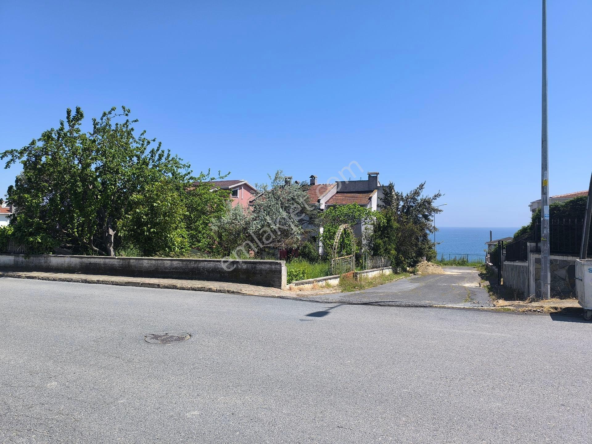 Klasis Otel Yolunda Deniz Tarafında 300m² Satılık Arsa