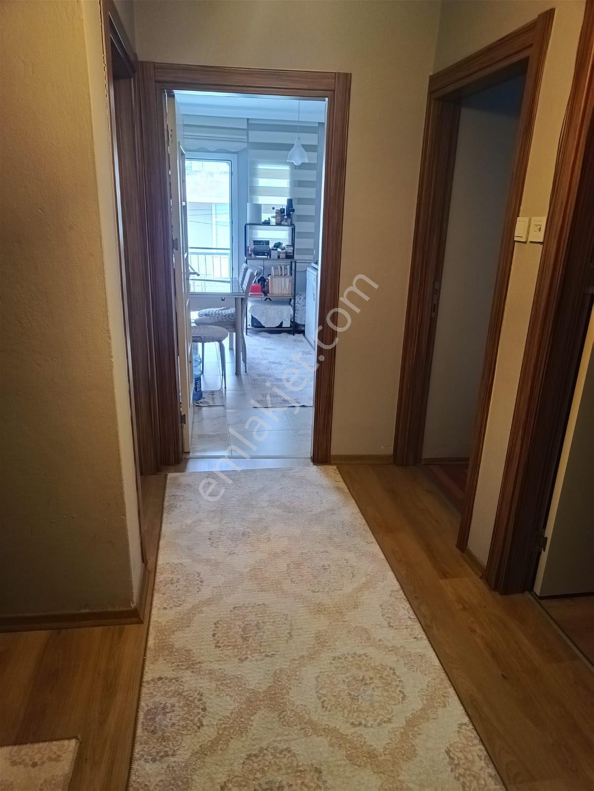 Kuşadası Merkezde Bakımlı 2+1 Daire - Görsel 3