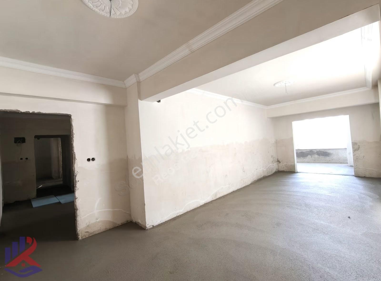 Reos Gayrimenkul'den Doğukent Ana Caddede 200m² 4+1 Lüx Daire - Görsel 11