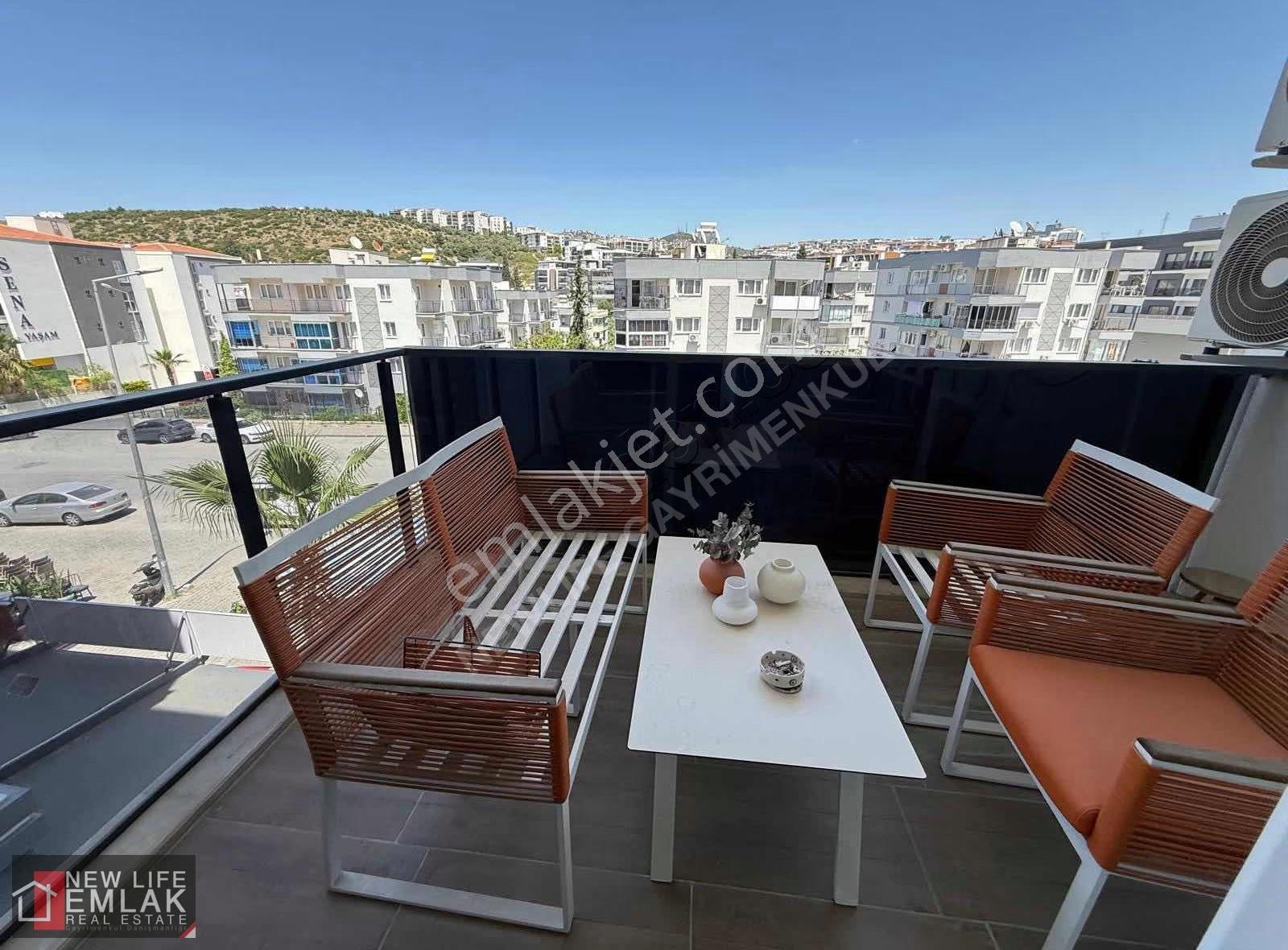 Kuşadası Kirazlı Yolu Ana Caddede Kiralık Eşyalı Havuzlu Daire