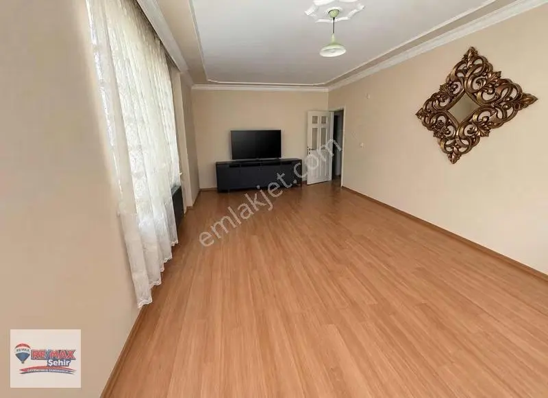 Remax Şehir'den Çınarcık Karpuzdere'de Satılık Daire