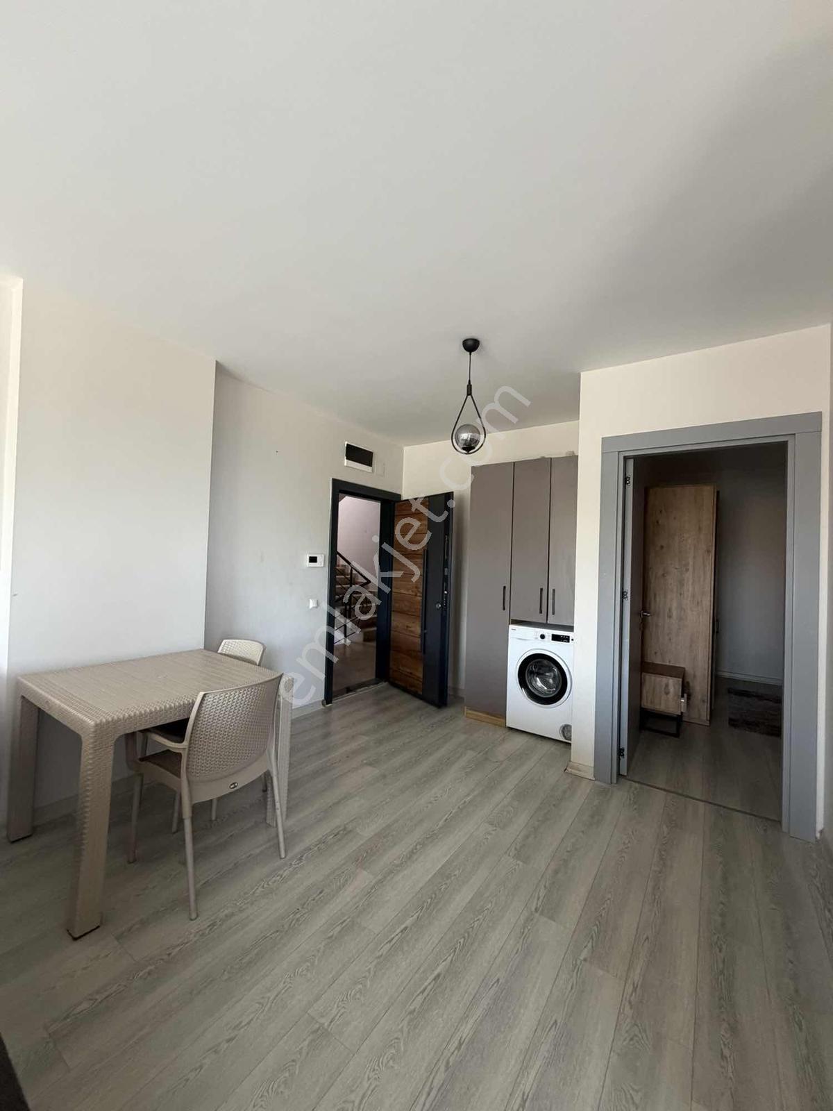 Erdemli Kocahasanlı Da Denize Sıfır Eşyalı Kiralık 1+1 - Görsel 11