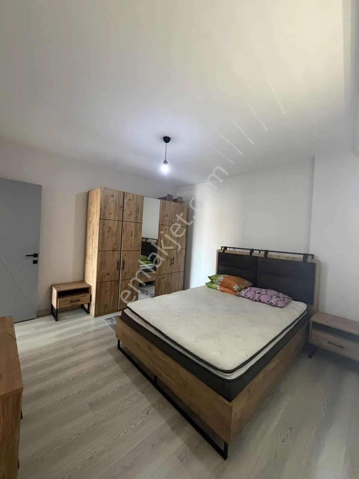 Erdemli Kocahasanlı Da Denize Sıfır Eşyalı Kiralık 1+1 - Görsel 9