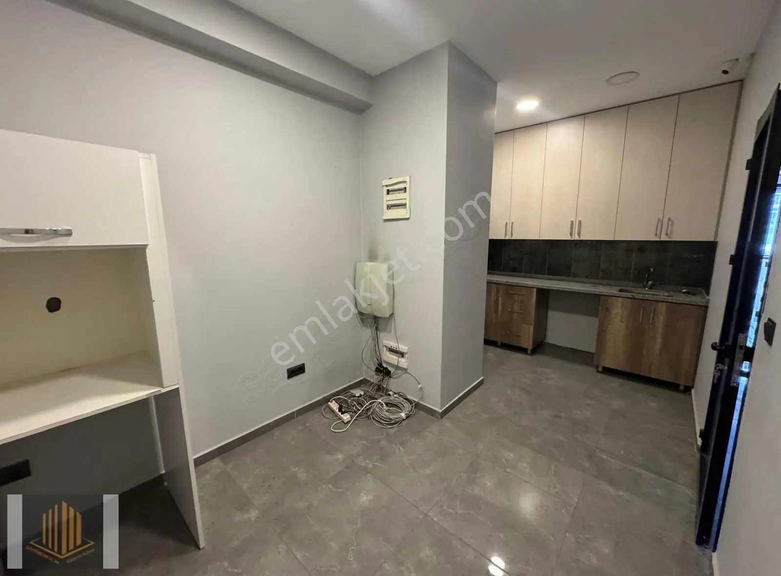 Türkmenbaşın'da Kaçırılmayacak Fırsat 3 Katlı Kiralık İş Yeri - Görsel 2