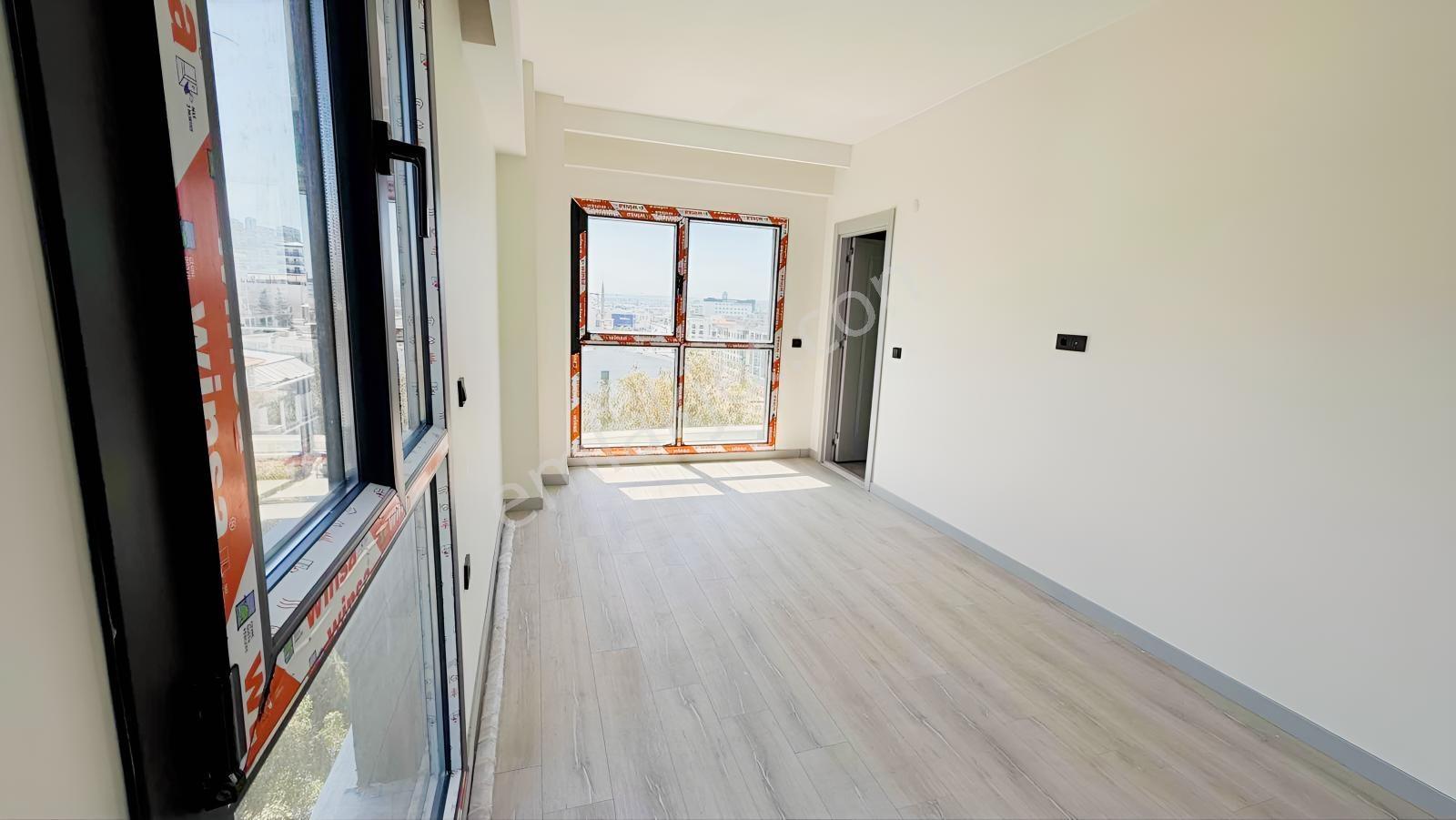 Çiğli Anadolu Caddesi Yanı Havuzlu 3+1 Kiralık Daire - Görsel 32