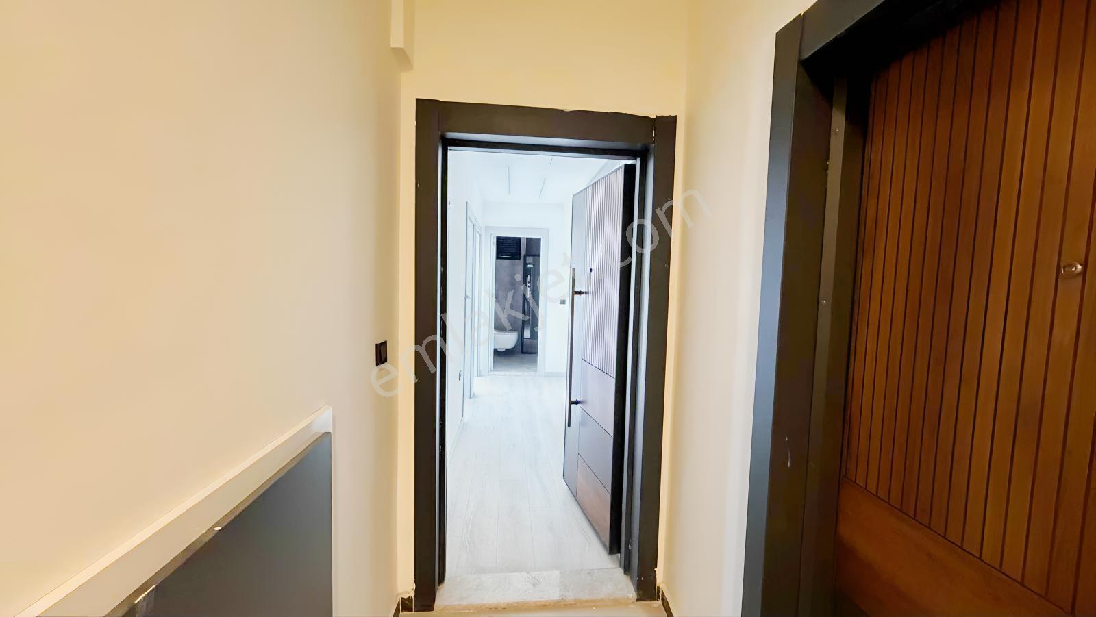 Çiğli Anadolu Caddesi Yanı Havuzlu 3+1 Kiralık Daire - Görsel 18