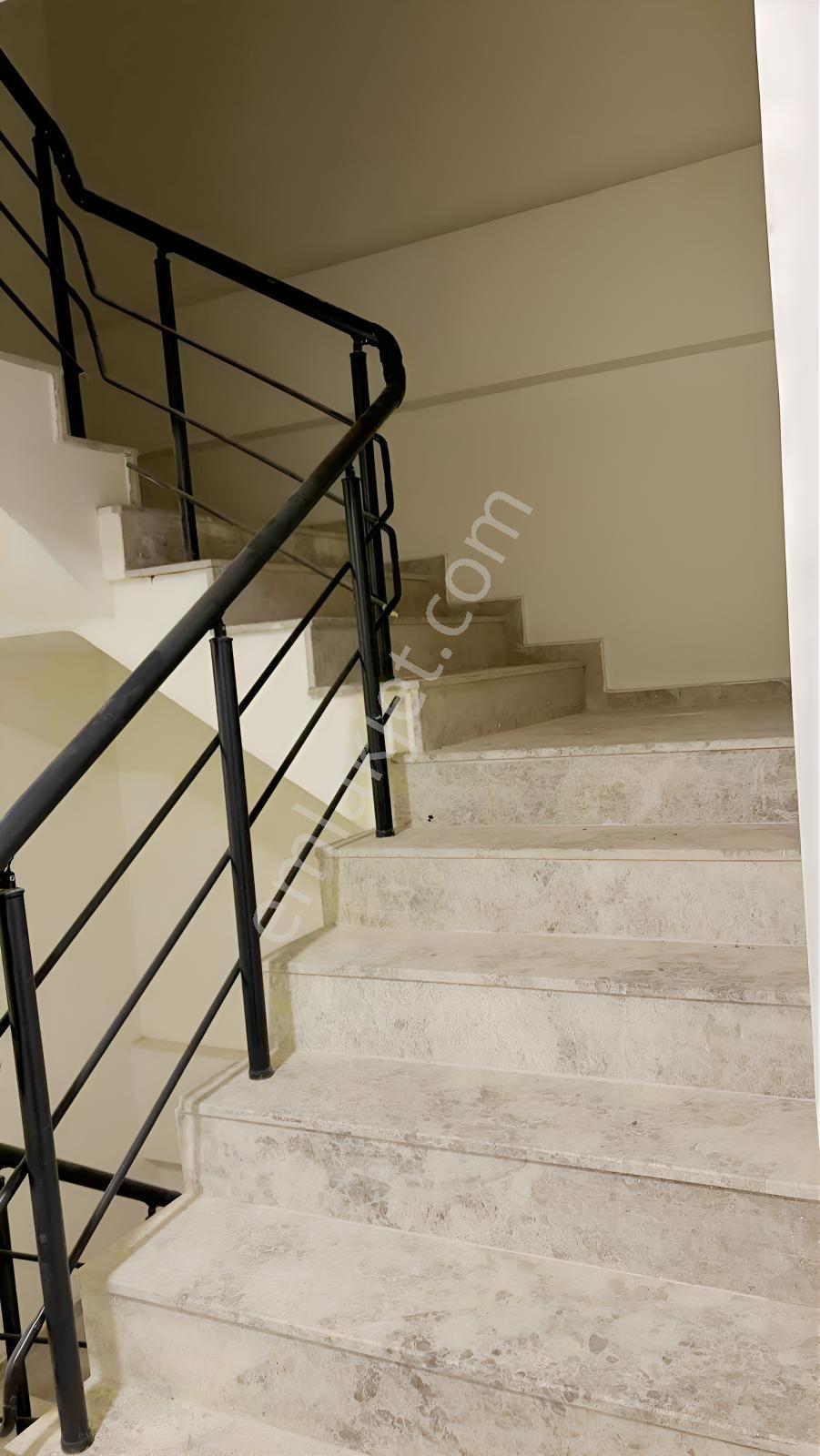 Çiğli Anadolu Caddesi Yanı Havuzlu 3+1 Kiralık Daire - Görsel 3