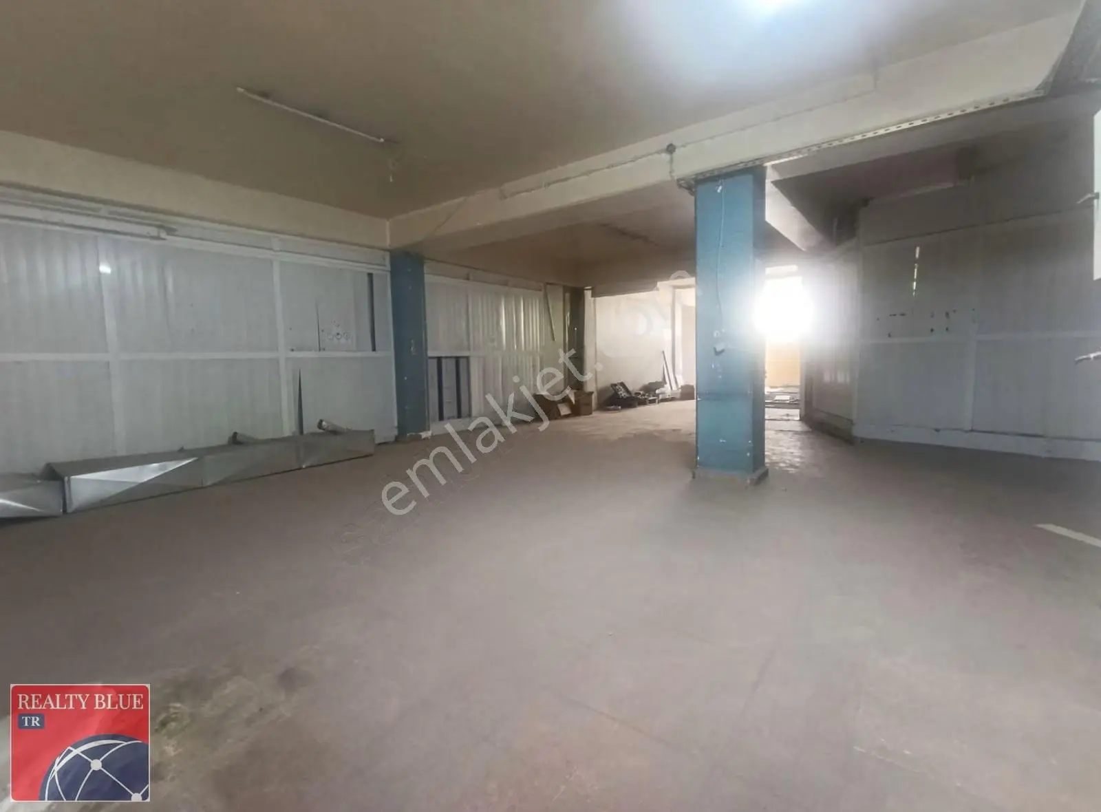 Sultanbeyli Aytop Gıda Sanayide 750m2 Kiralık İmalata Uygun Depo