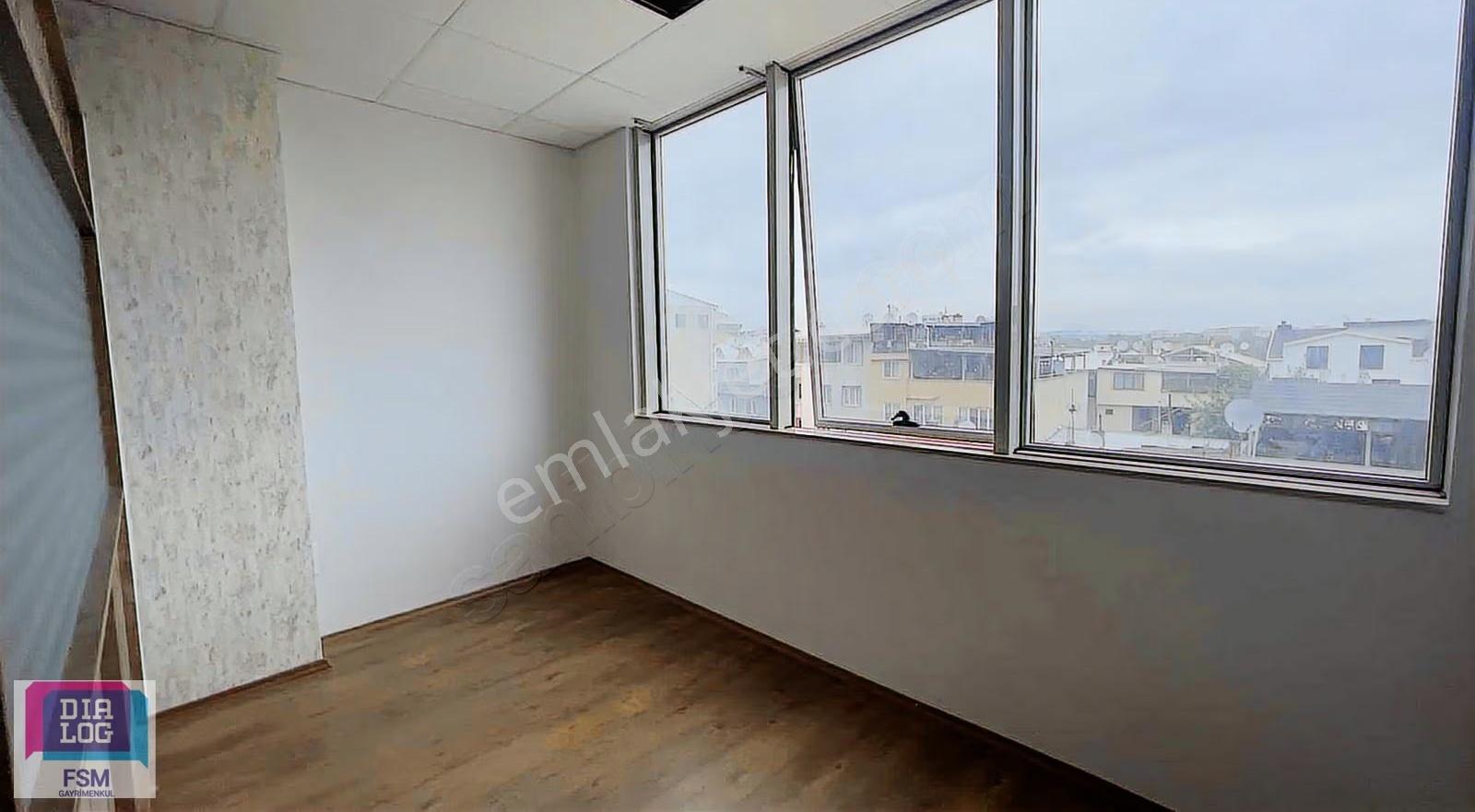 Umi Plazada Kiralık 2+1 Ofis - Görsel 2
