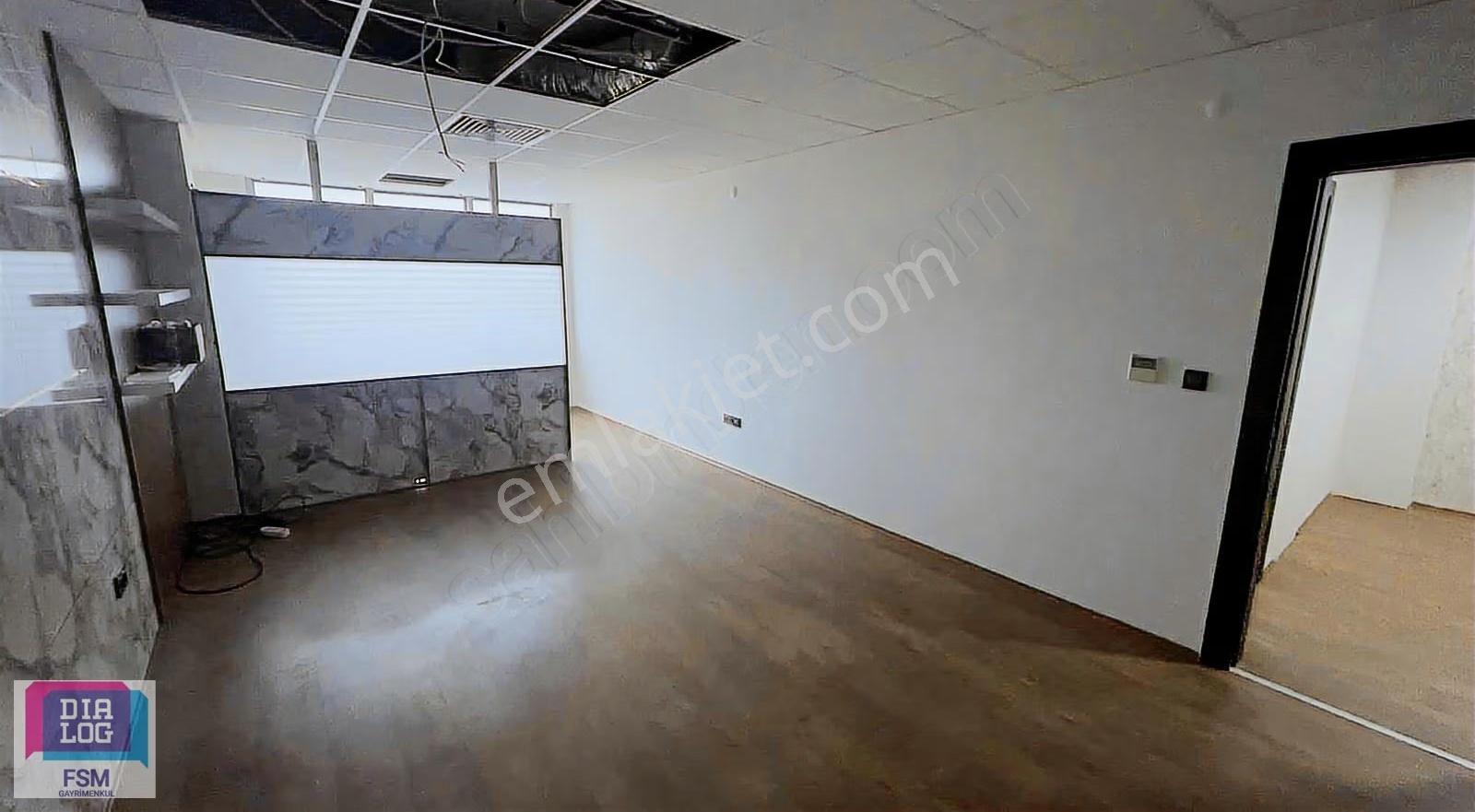 Umi Plazada Kiralık 2+1 Ofis - Görsel 4