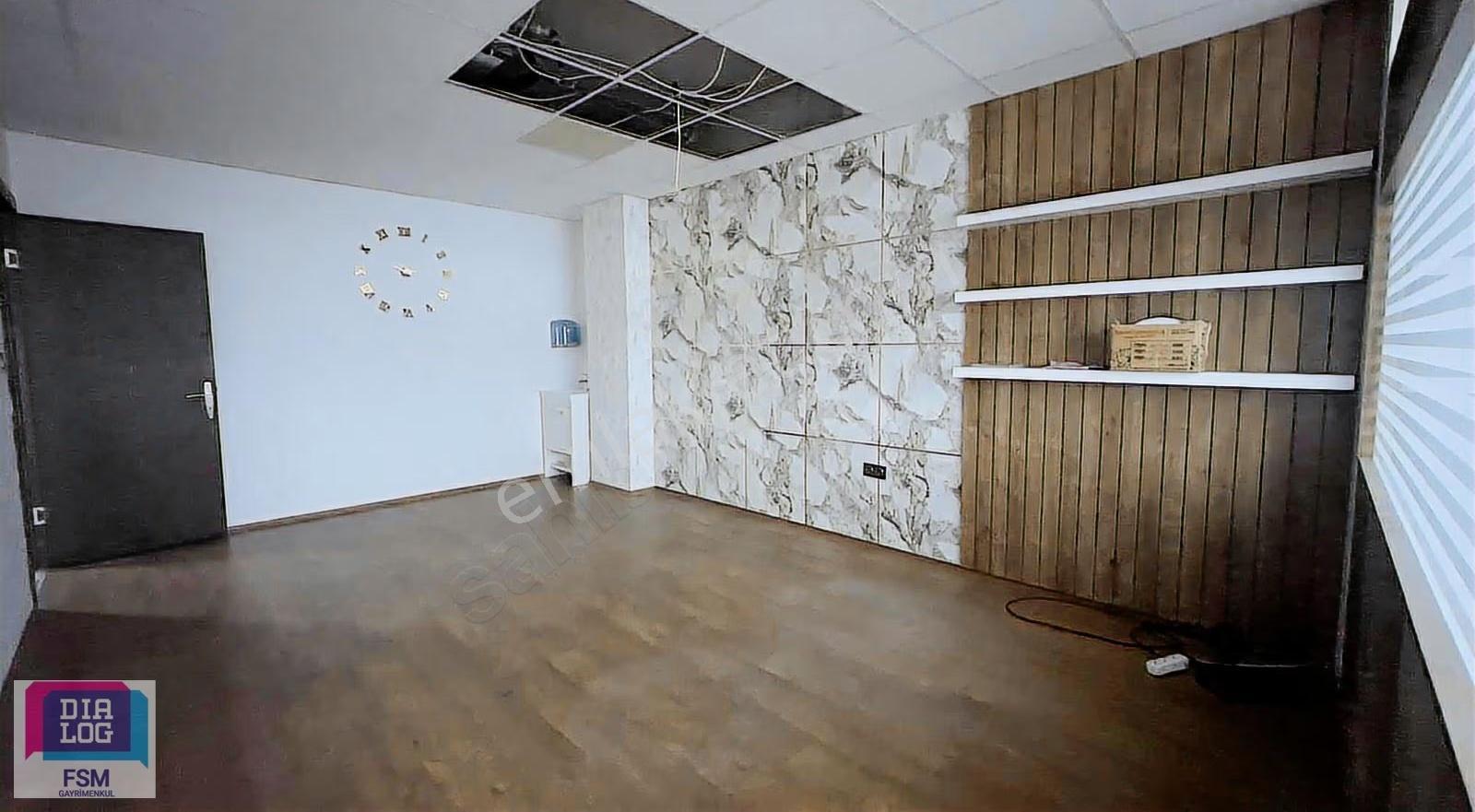 Umi Plazada Kiralık 2+1 Ofis - Görsel 3