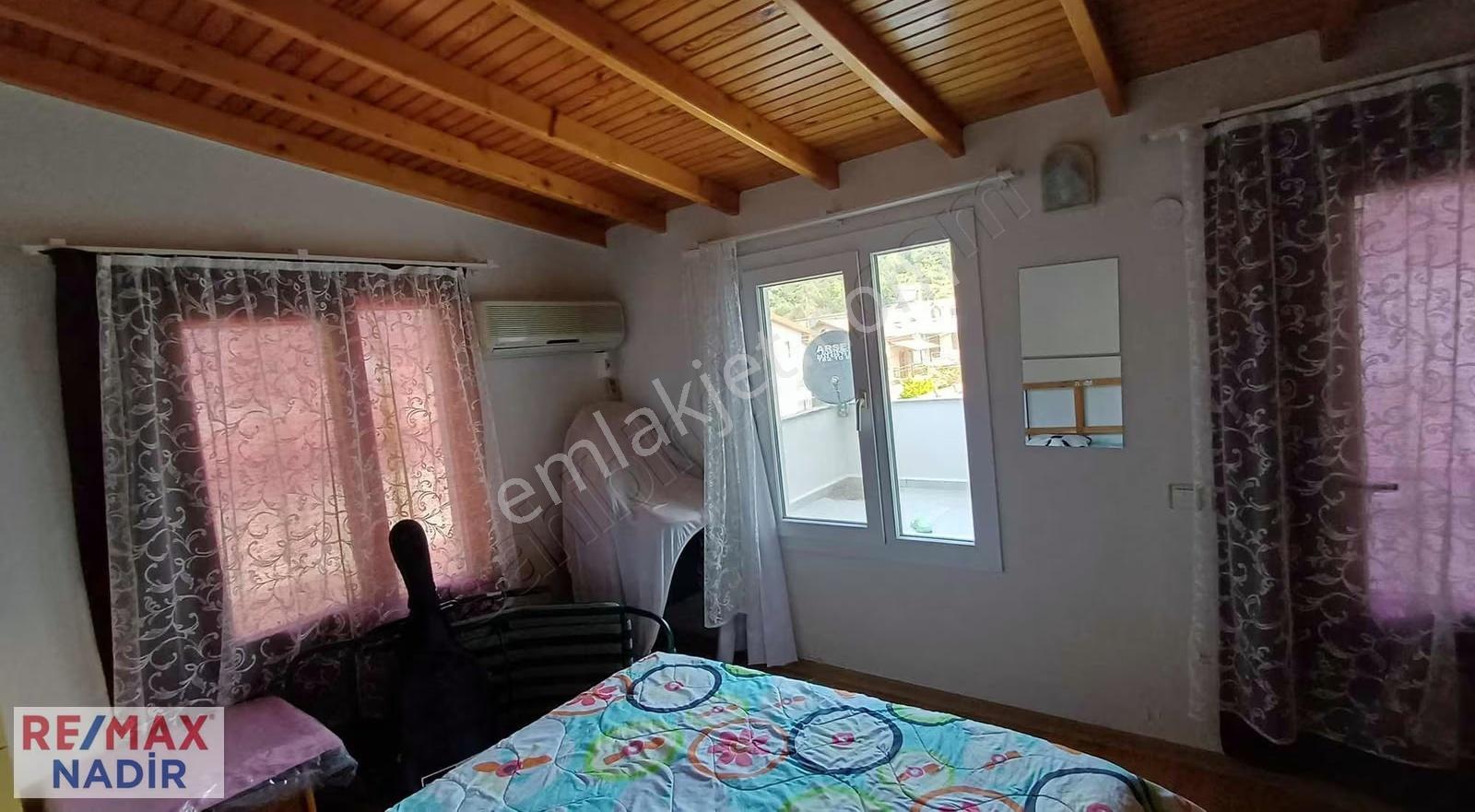 Özderede Denize Yürüme Mesafesinde Eşyalı Satılık Tripleks Villa - Görsel 11
