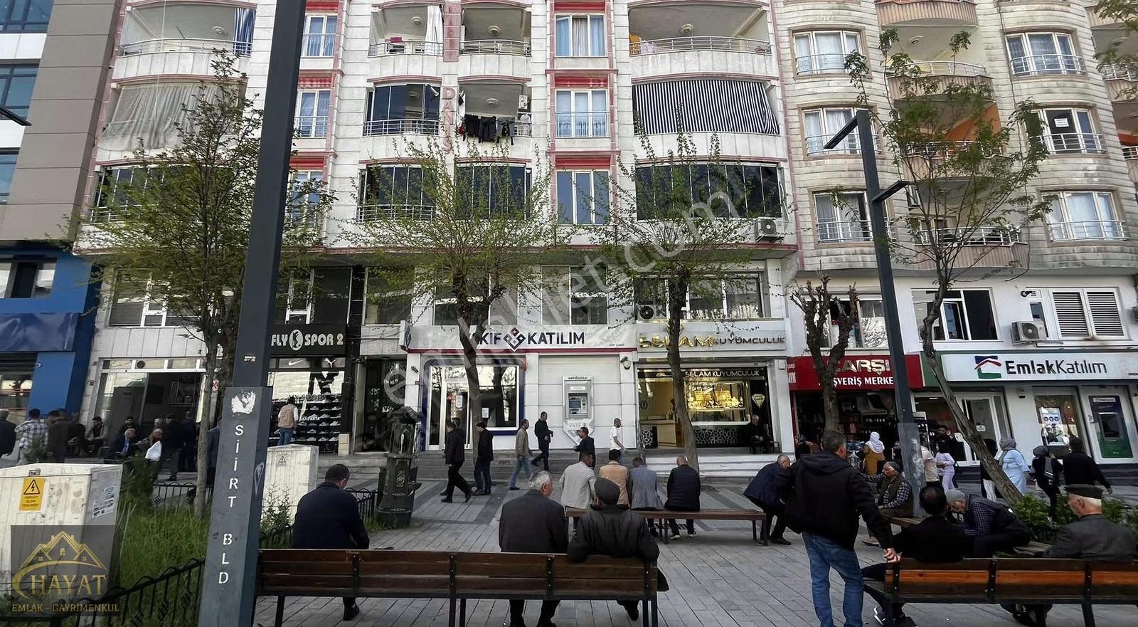 Güres Caddesi Satılık Vakıfsız 3 Katlı Kiracılı Dükkan - Görsel 3
