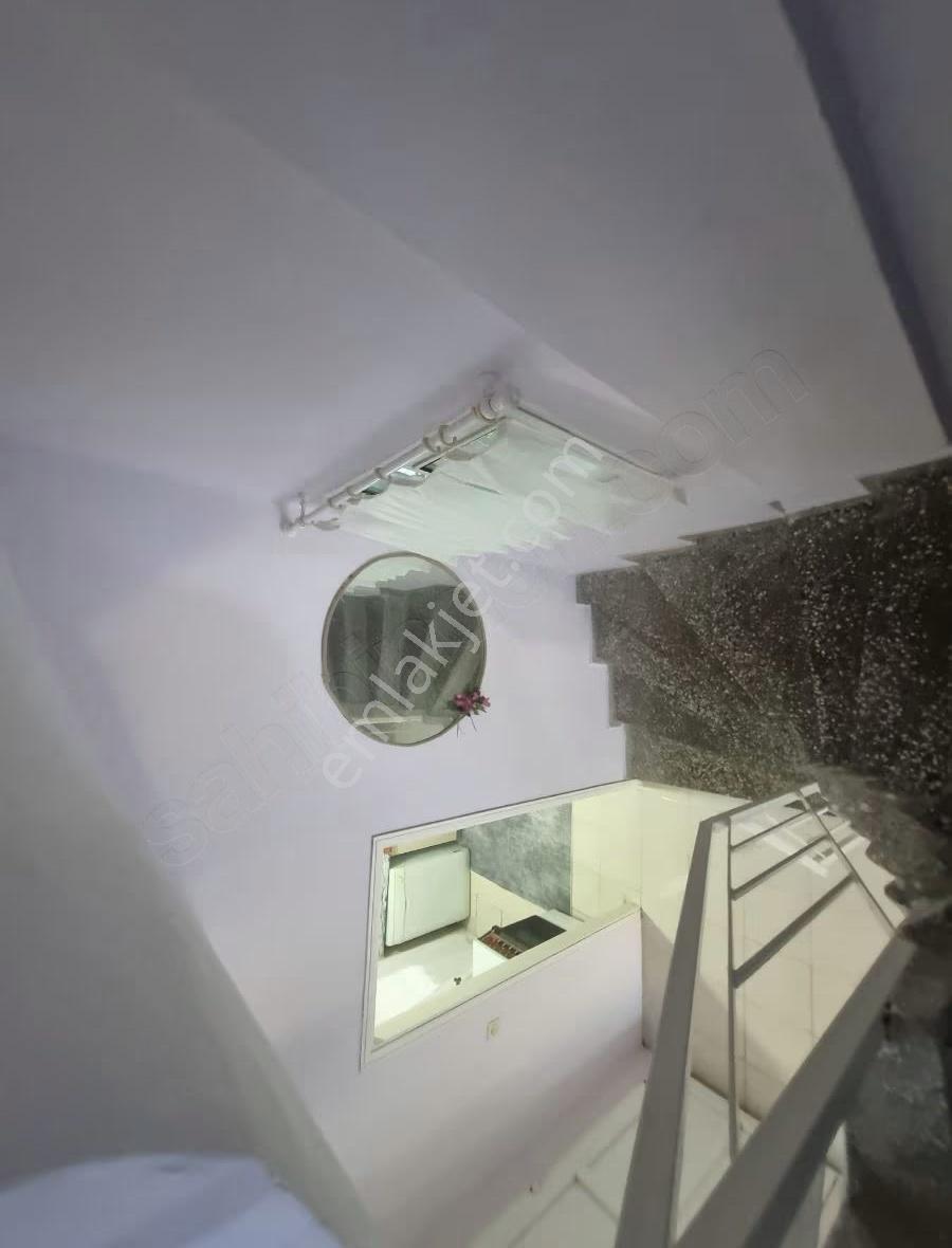Yenifoça Burunucu Mevkiinde Eşyalı Kiralık Müstakil Tripleks - Görsel 14