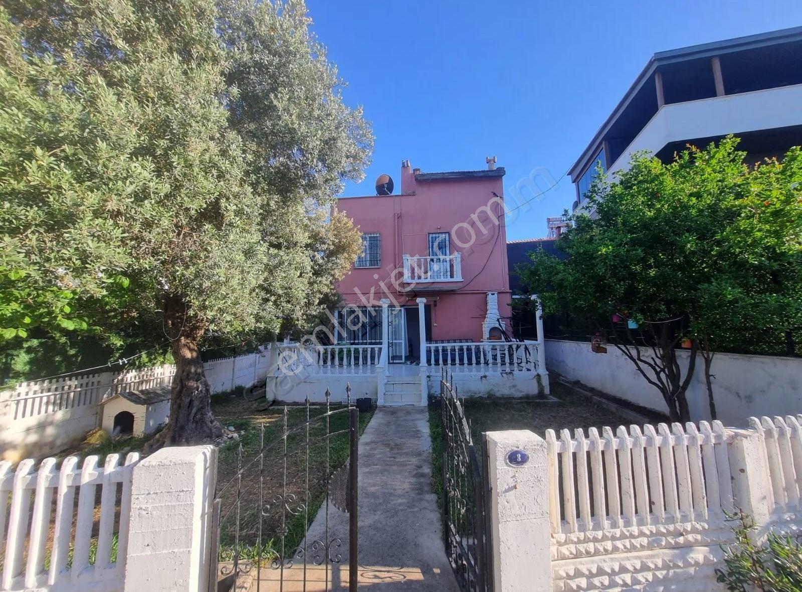 Yenifoça Burunucu Mevkiinde Eşyalı Kiralık Müstakil Tripleks - Görsel 21