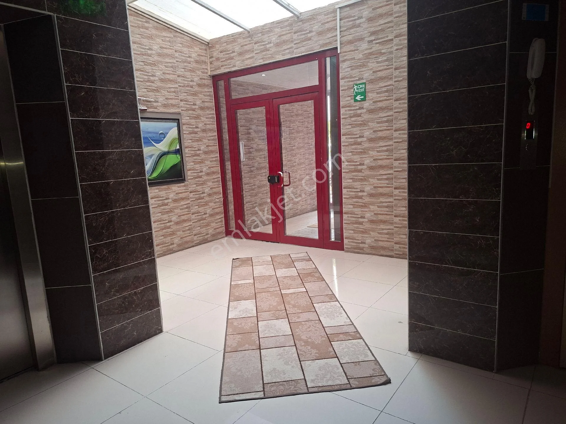 Kiralık 8 Katlı Binanın 8 Katı Aşağı Kayabaşı Mahallesi Hastaneye Okullara Yakın - Görsel 4