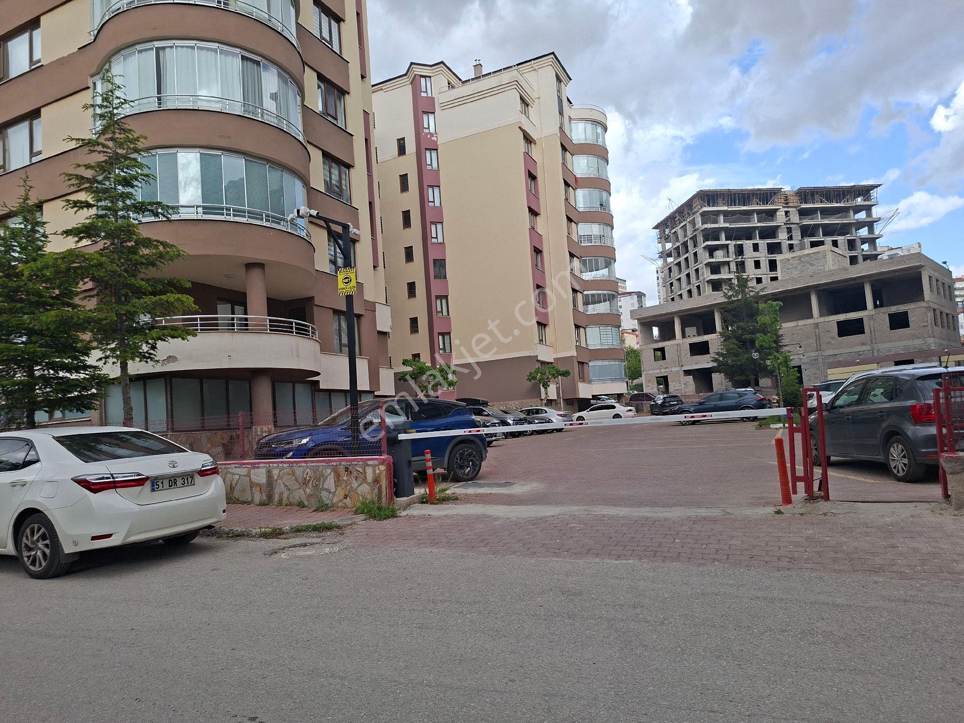 Kiralık 8 Katlı Binanın 8 Katı Aşağı Kayabaşı Mahallesi Hastaneye Okullara Yakın - Görsel 2