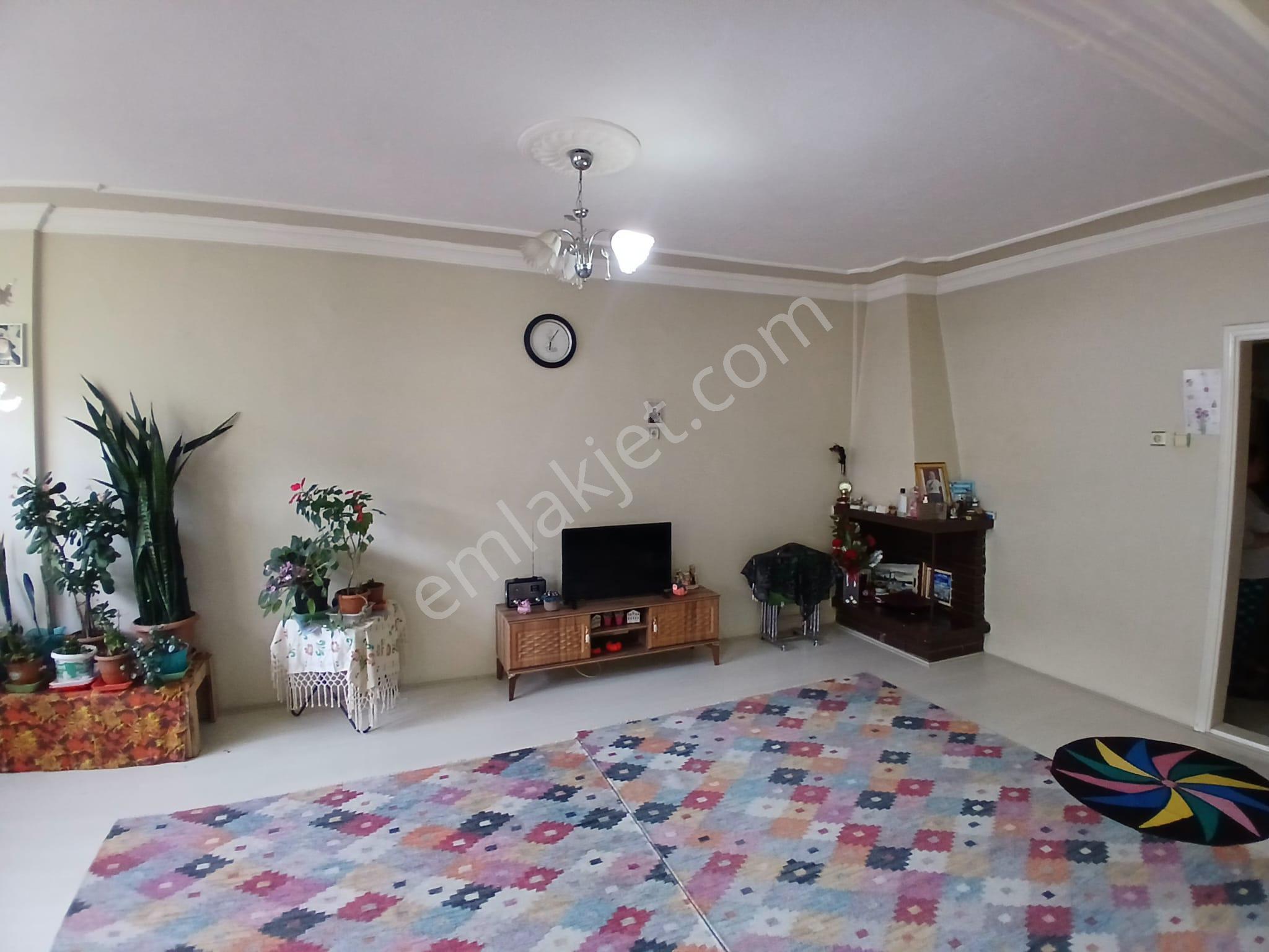 Akçay Emlak'tan Akşehir Stadyum Yanında Bakımlı Ara Kat Geniş Satılık 3+1 Daire - Görsel 14