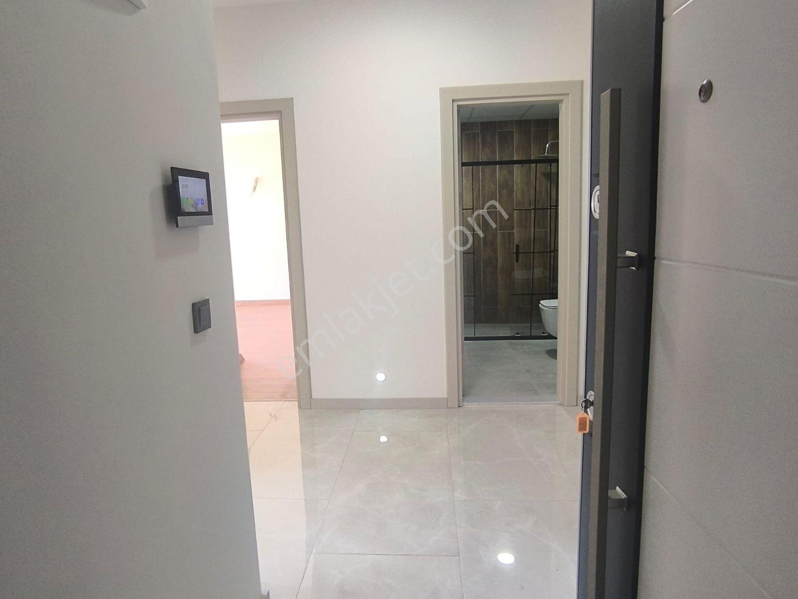 Kuşadası Kadınlar Denizinde Sıfır 3+1 Lüks Daire - Görsel 8
