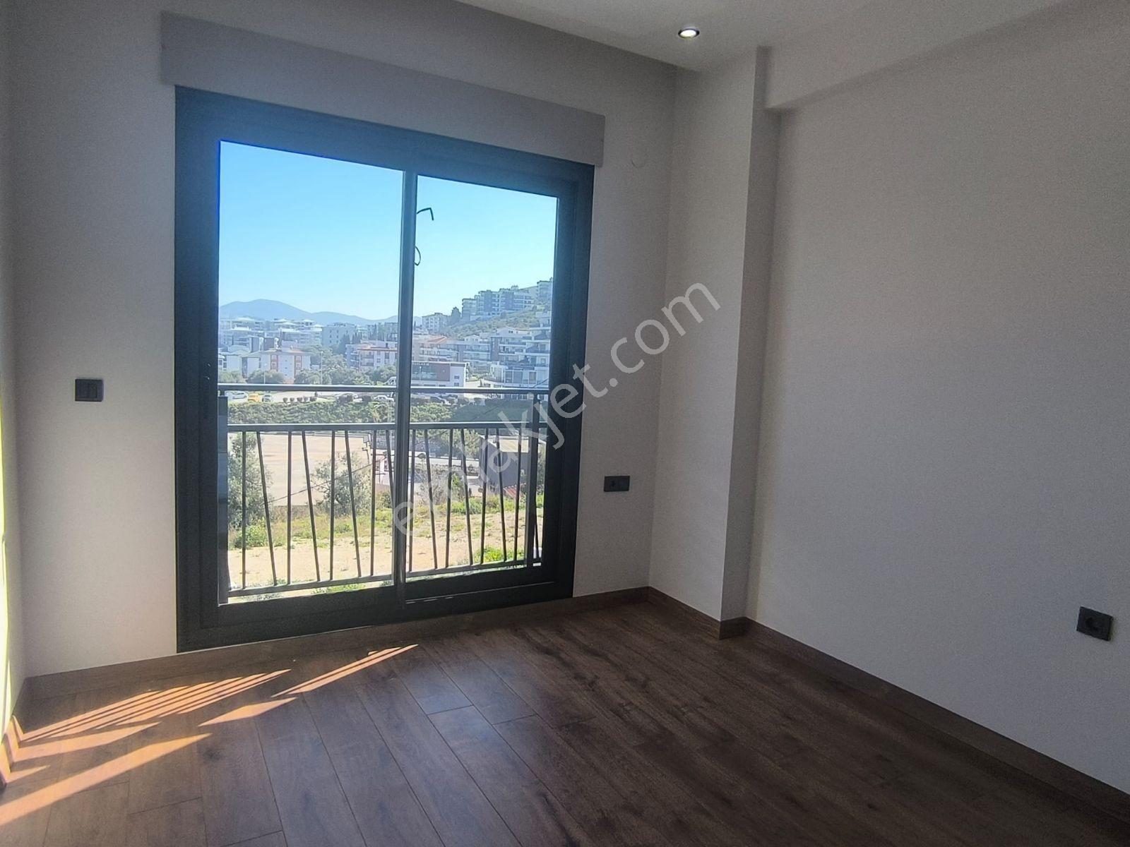 Kuşadası Kadınlar Denizinde Sıfır 3+1 Lüks Daire - Görsel 7