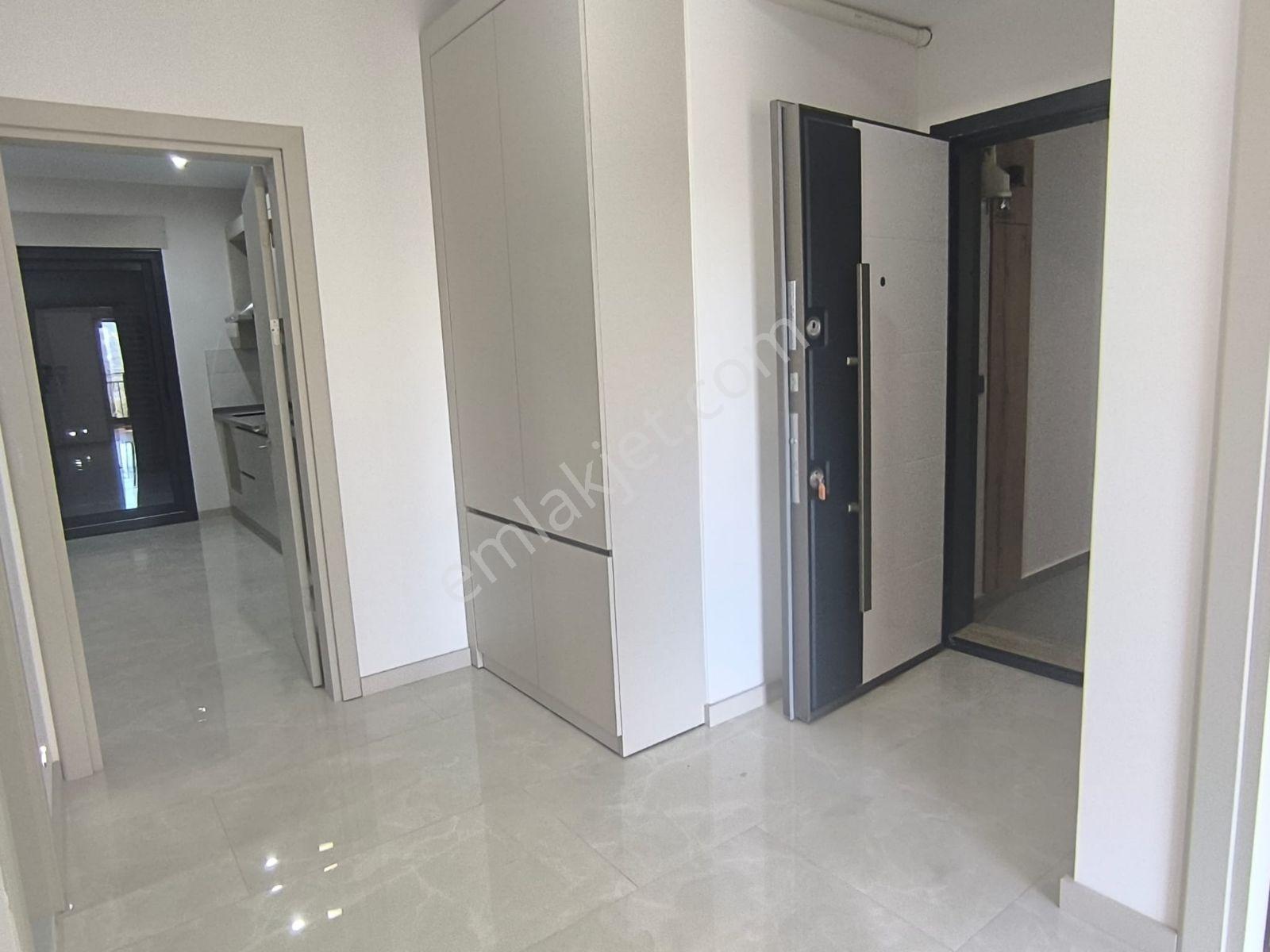 Kuşadası Kadınlar Denizinde Sıfır 3+1 Lüks Daire - Görsel 16