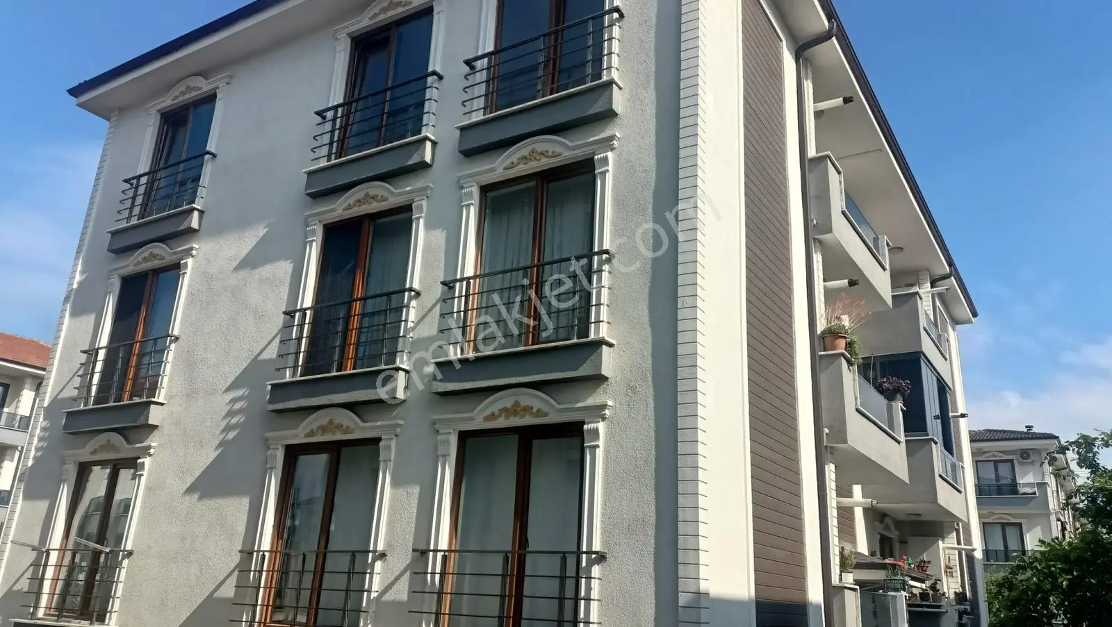 Arifbey Mahallesinde Satılık Ara Kat Daire 2+1