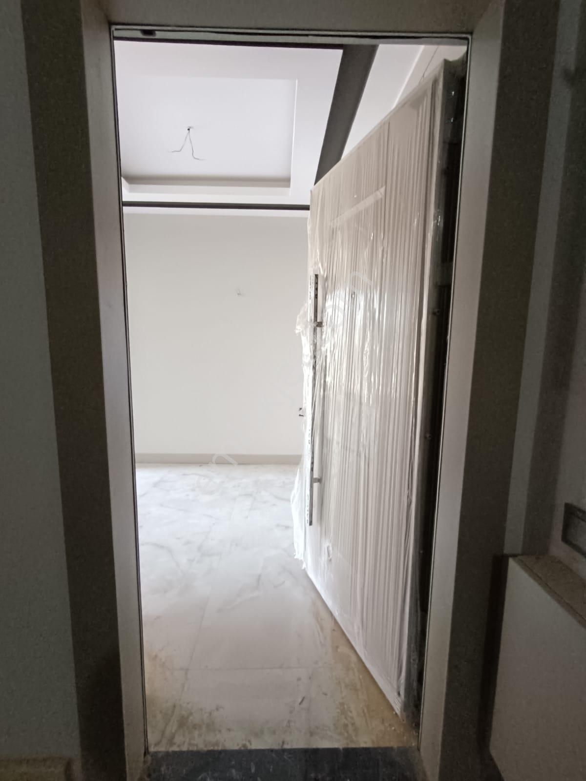 Kabasakal Mah. Sosyal Donatılı+güvenlikli 3+1 K.mutfak+kombili+çift Banyo+giyinme Odalı Kiralık - Görsel 2