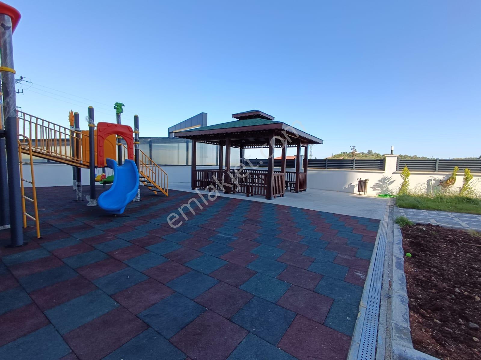 Kabasakal Mah. Sosyal Donatılı+güvenlikli 3+1 K.mutfak+kombili+çift Banyo+giyinme Odalı Kiralık - Görsel 24