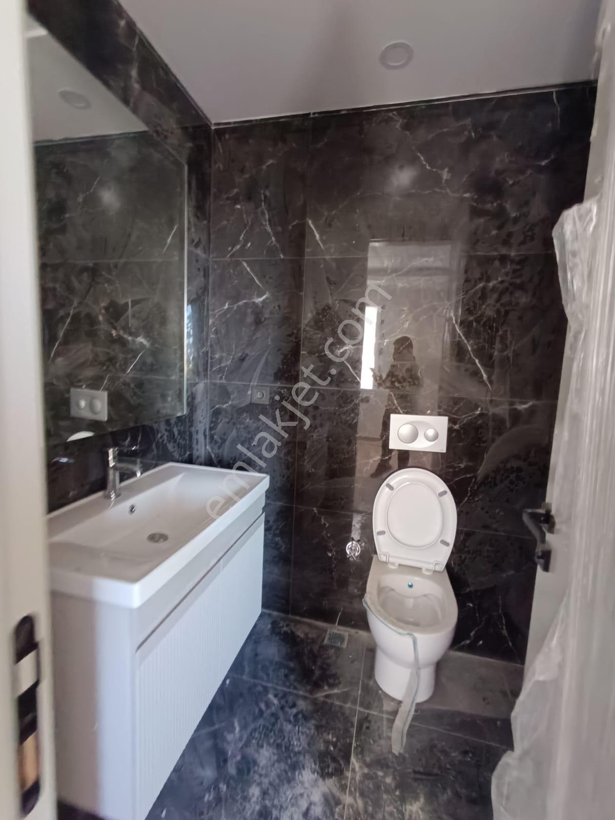 Kabasakal Mah. Sosyal Donatılı+güvenlikli 3+1 K.mutfak+kombili+çift Banyo+giyinme Odalı Kiralık - Görsel 17