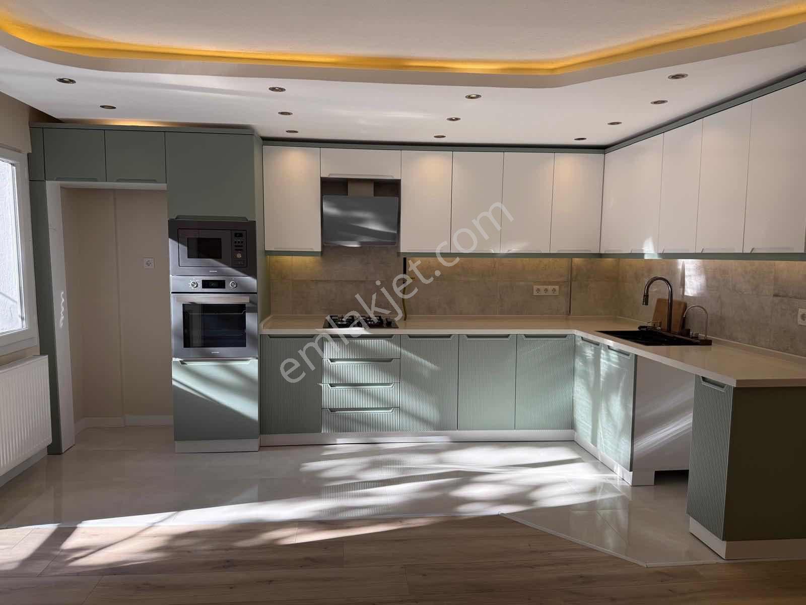 Tanju Okan Parkına Bakan Ferah 3+1 Tadilatlı Daire