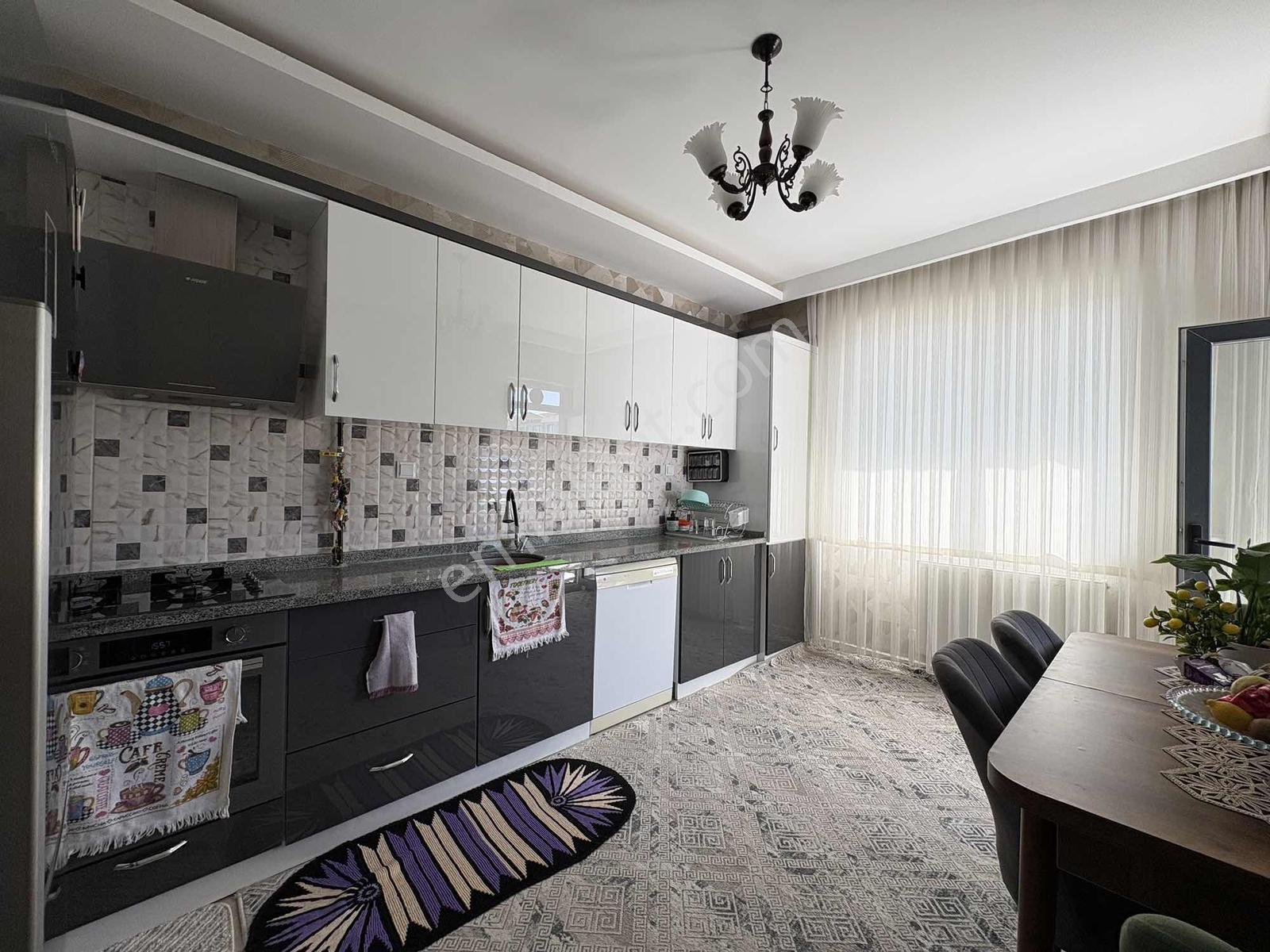 Fırsat! Emirgazi Mah.de Cadde Cepheli Ara Kat 220 M² 4+1 Daire! - Görsel 22