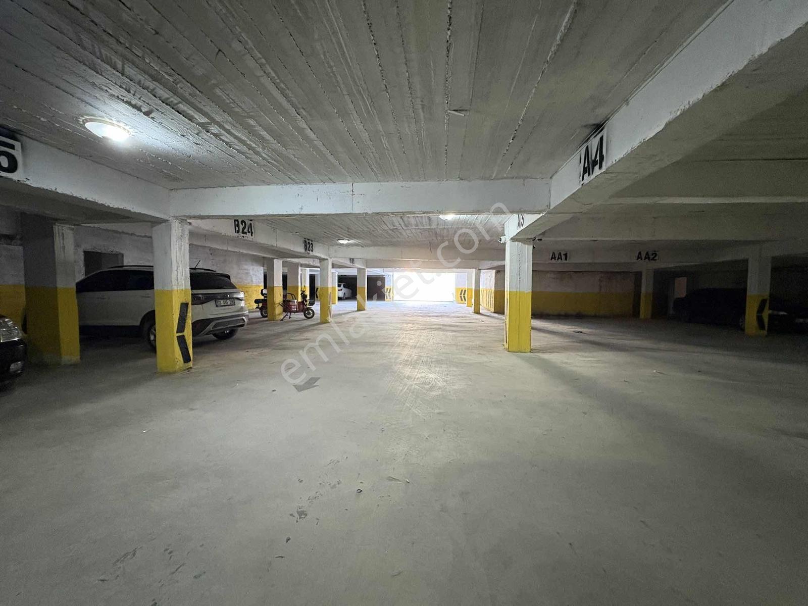 Fırsat! Emirgazi Mah.de Cadde Cepheli Ara Kat 220 M² 4+1 Daire! - Görsel 18
