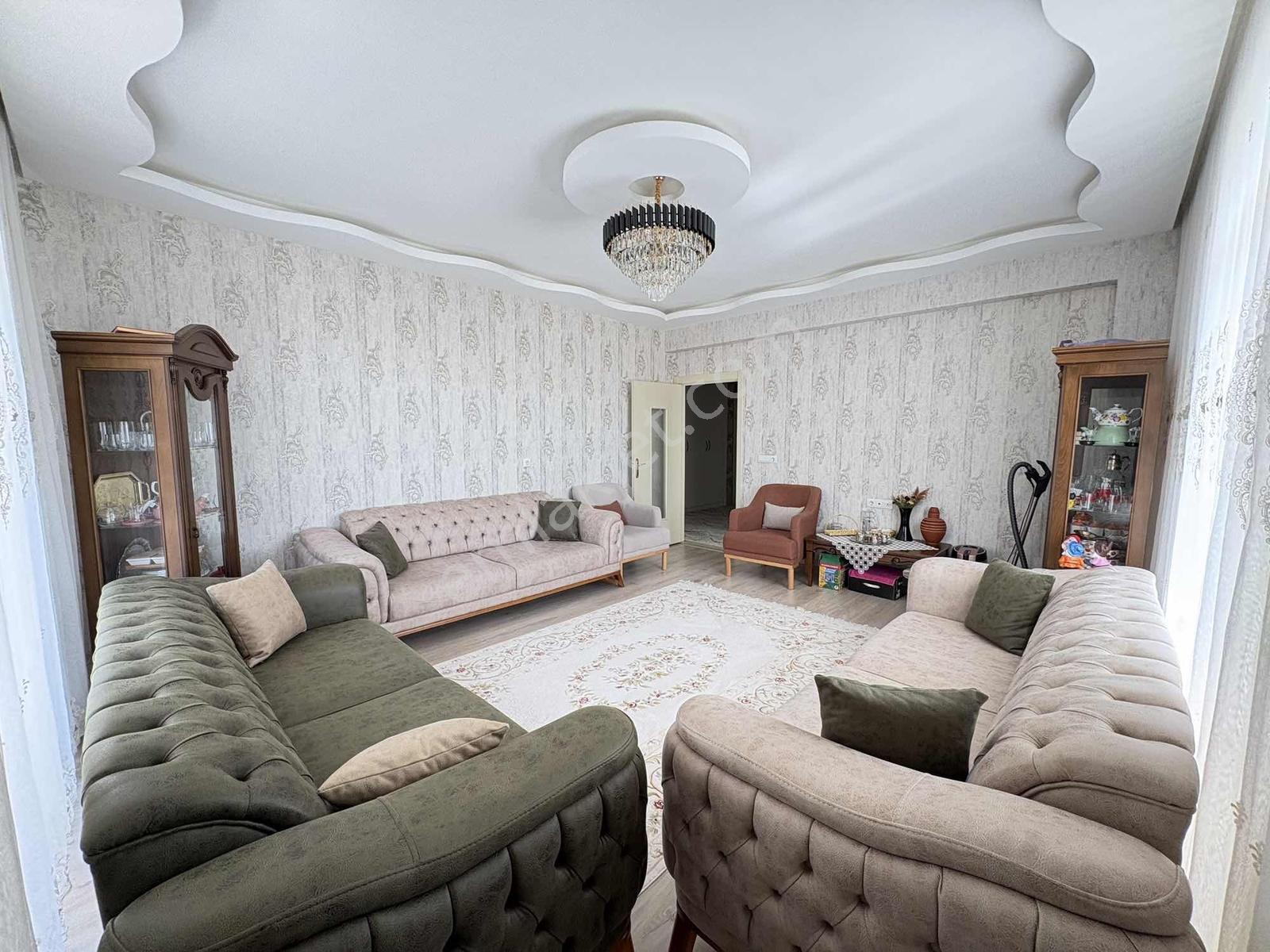 Fırsat! Emirgazi Mah.de Cadde Cepheli Ara Kat 220 M² 4+1 Daire! - Görsel 2