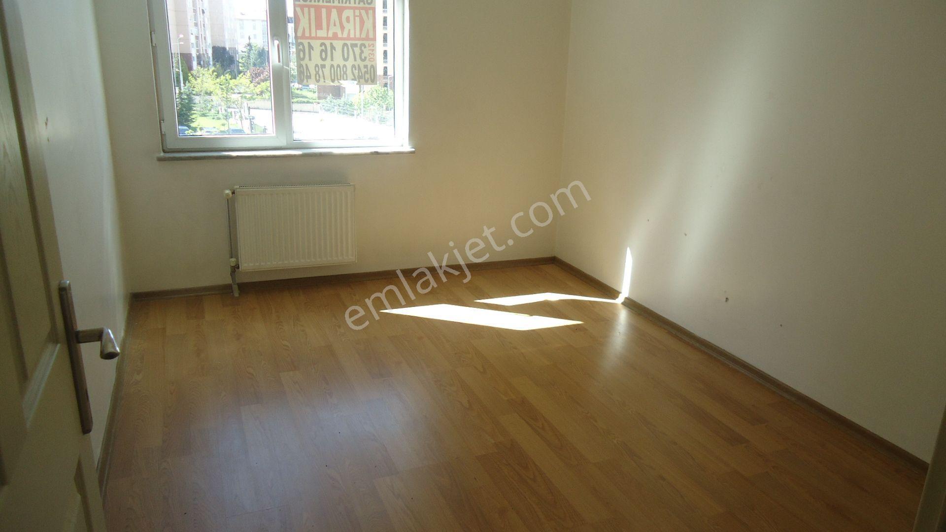 Krc'den Gültepe Mahalesinde Katta Kiralık 3+1 Daire - Görsel 13