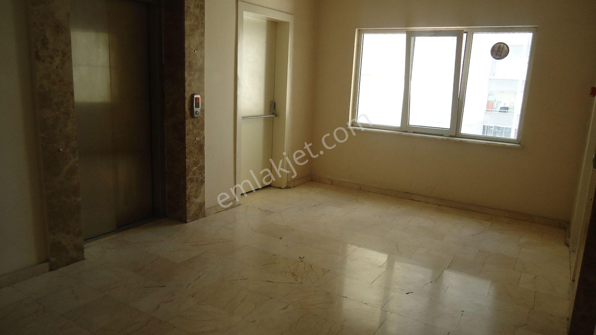 Krc'den Gültepe Mahalesinde Katta Kiralık 3+1 Daire - Görsel 3
