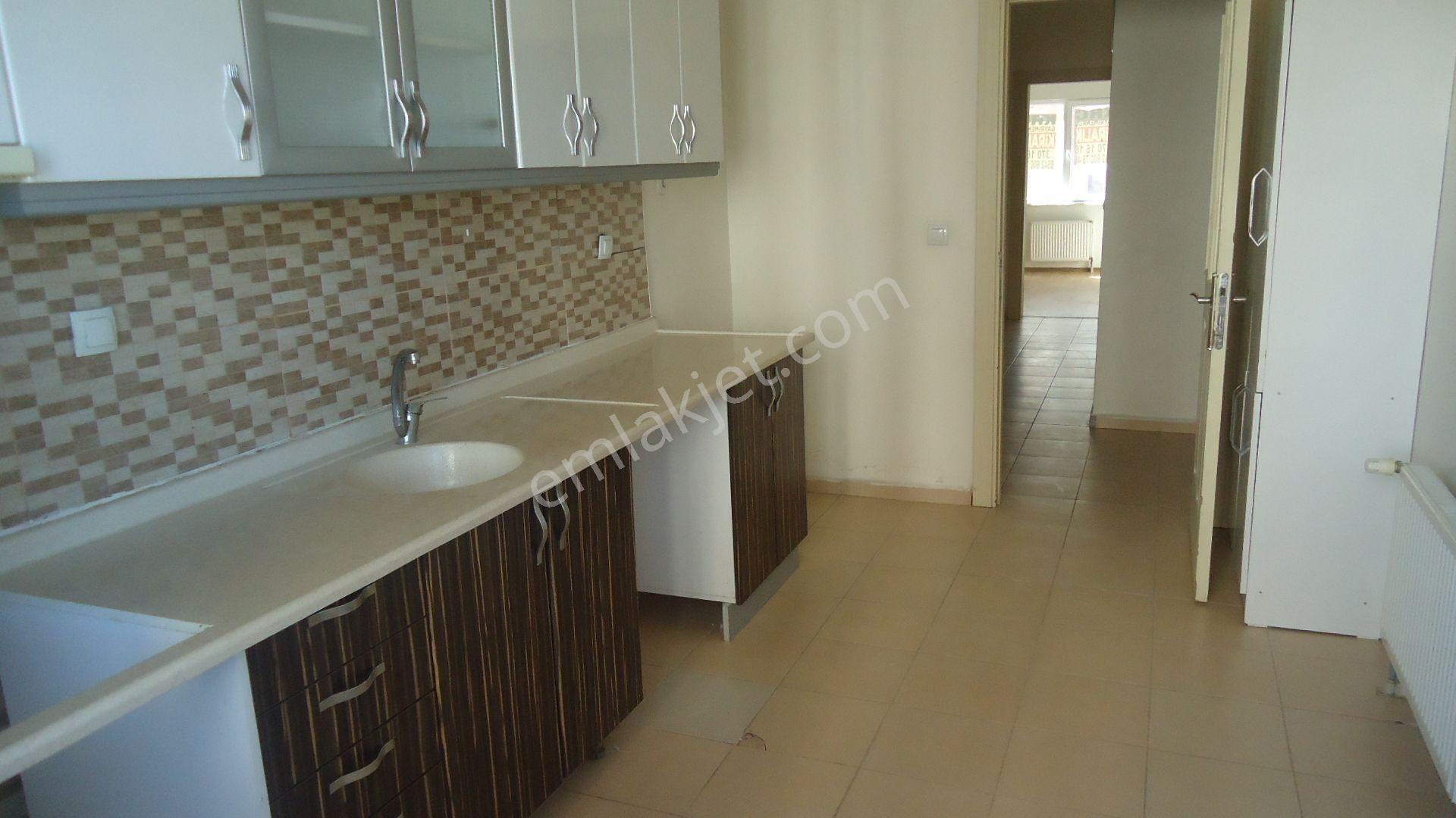 Krc'den Gültepe Mahalesinde Katta Kiralık 3+1 Daire - Görsel 10