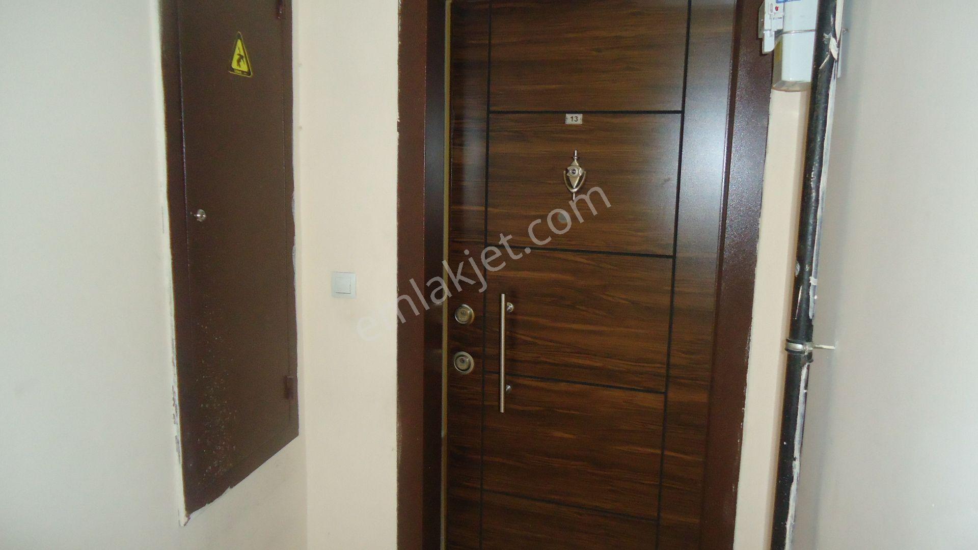 Krc'den Gültepe Mahalesinde Katta Kiralık 3+1 Daire - Görsel 2