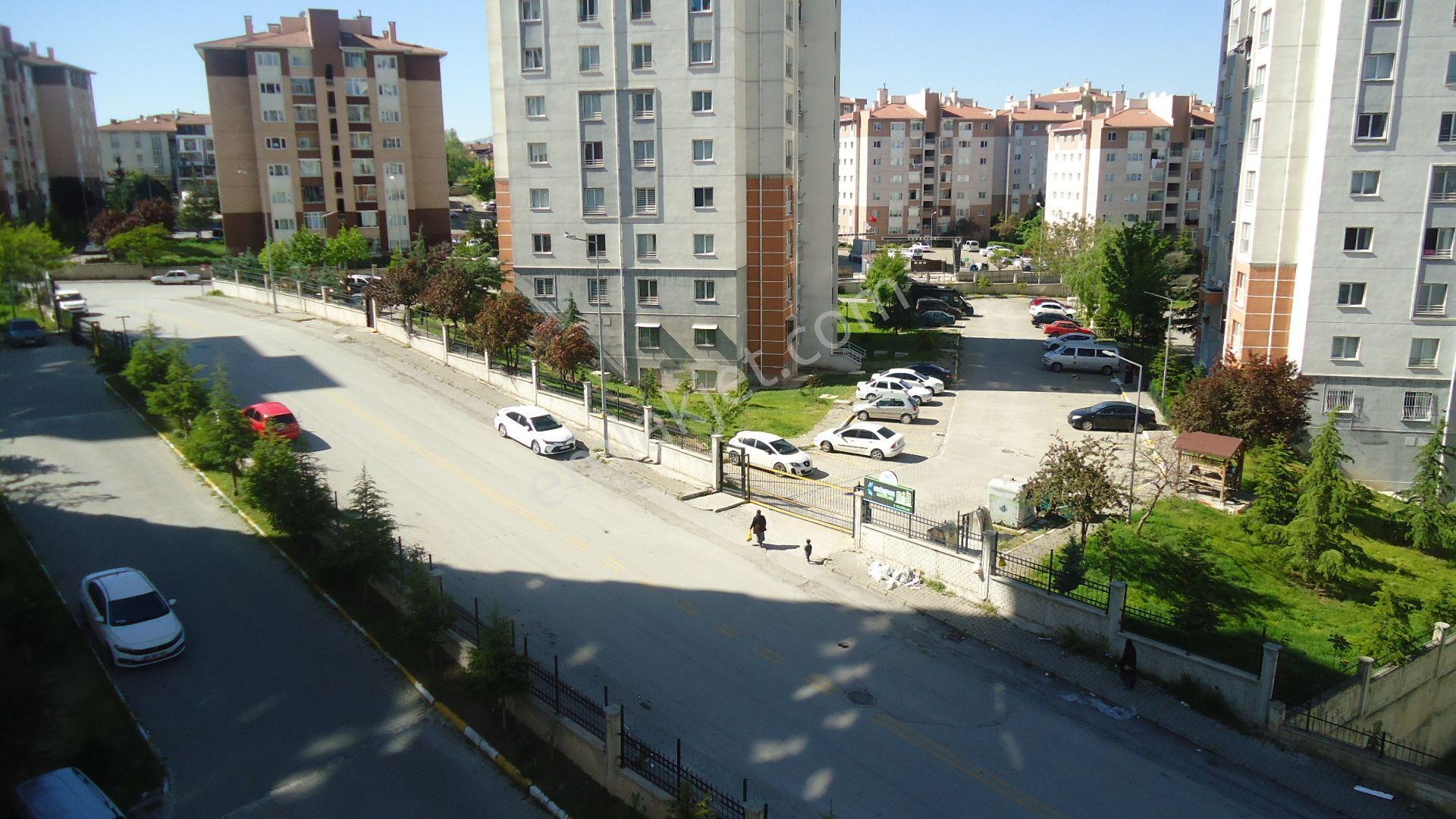 Krc'den Gültepe Mahalesinde Katta Kiralık 3+1 Daire - Görsel 19