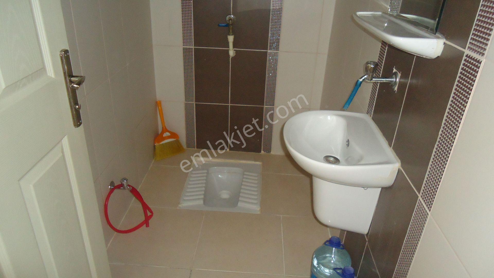Krc'den Gültepe Mahalesinde Katta Kiralık 3+1 Daire - Görsel 17