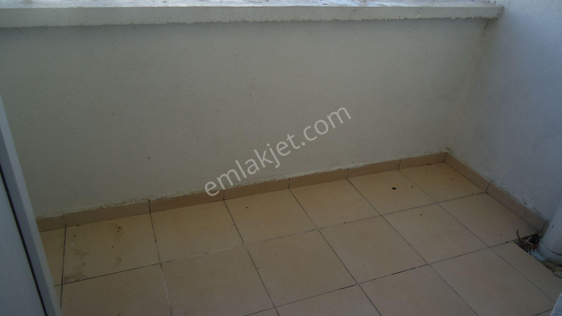 Krc'den Gültepe Mahalesinde Katta Kiralık 3+1 Daire - Görsel 11