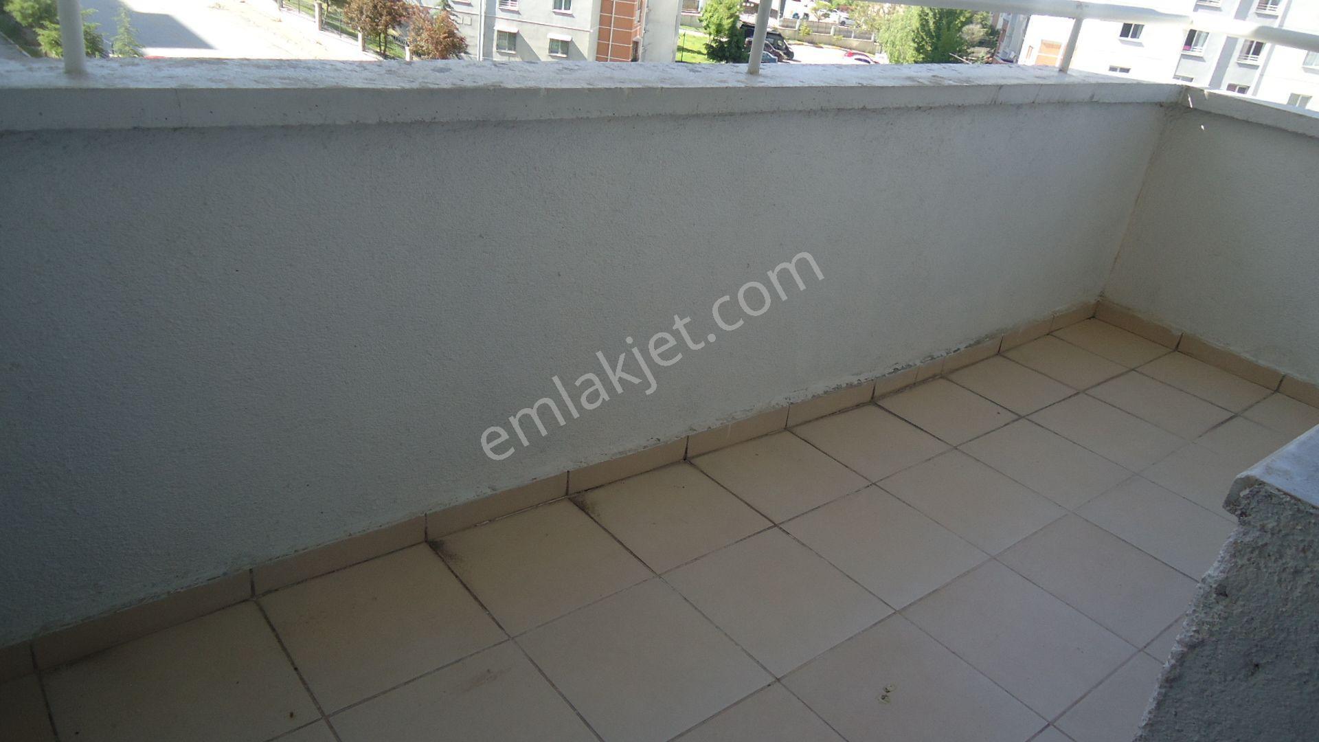 Krc'den Gültepe Mahalesinde Katta Kiralık 3+1 Daire - Görsel 15