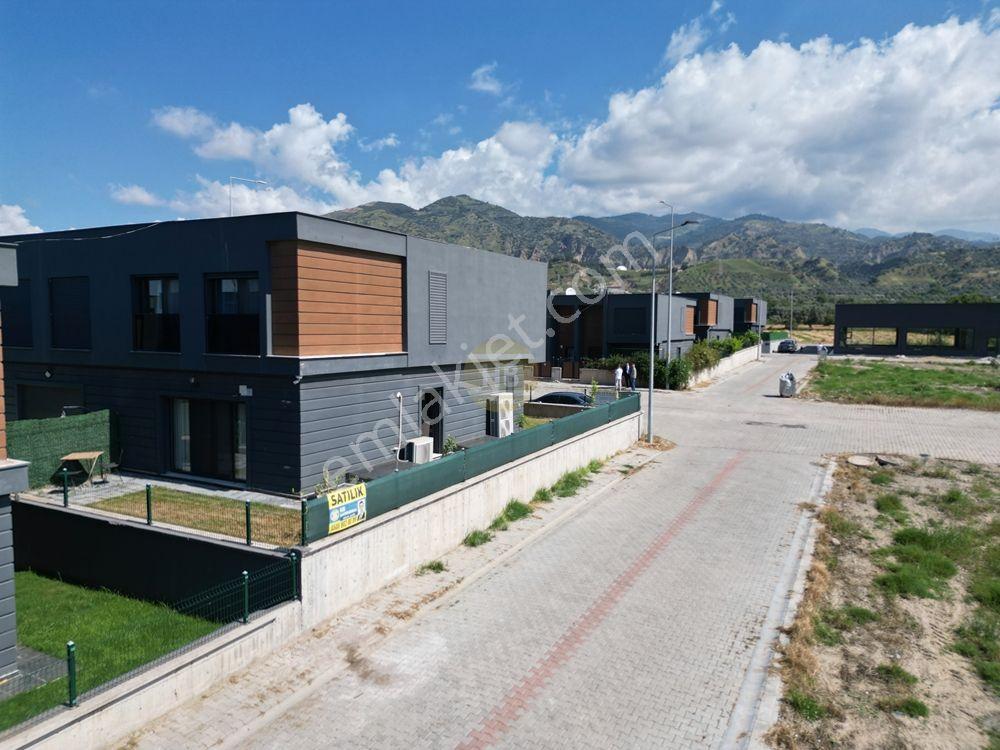 Hb'den 5+1 Satılık Villa, Geniş Cadde Üzeri/köşe Konum/mükemmel Fiyat - Görsel 5