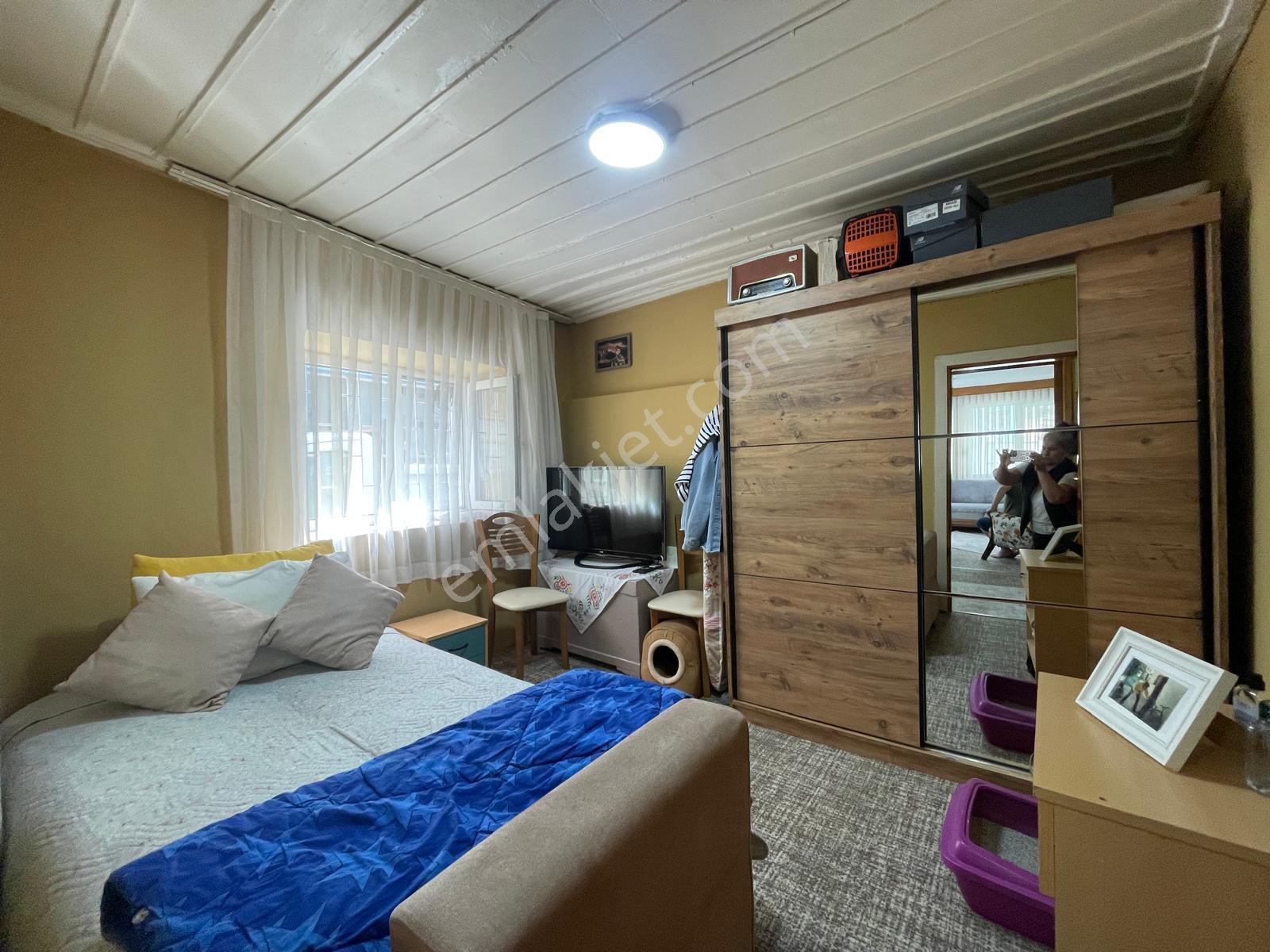 Ayvada'dan Ayvalık Merkez'de 2+1 Kağir Ev İle Kağir Ahır - Görsel 24