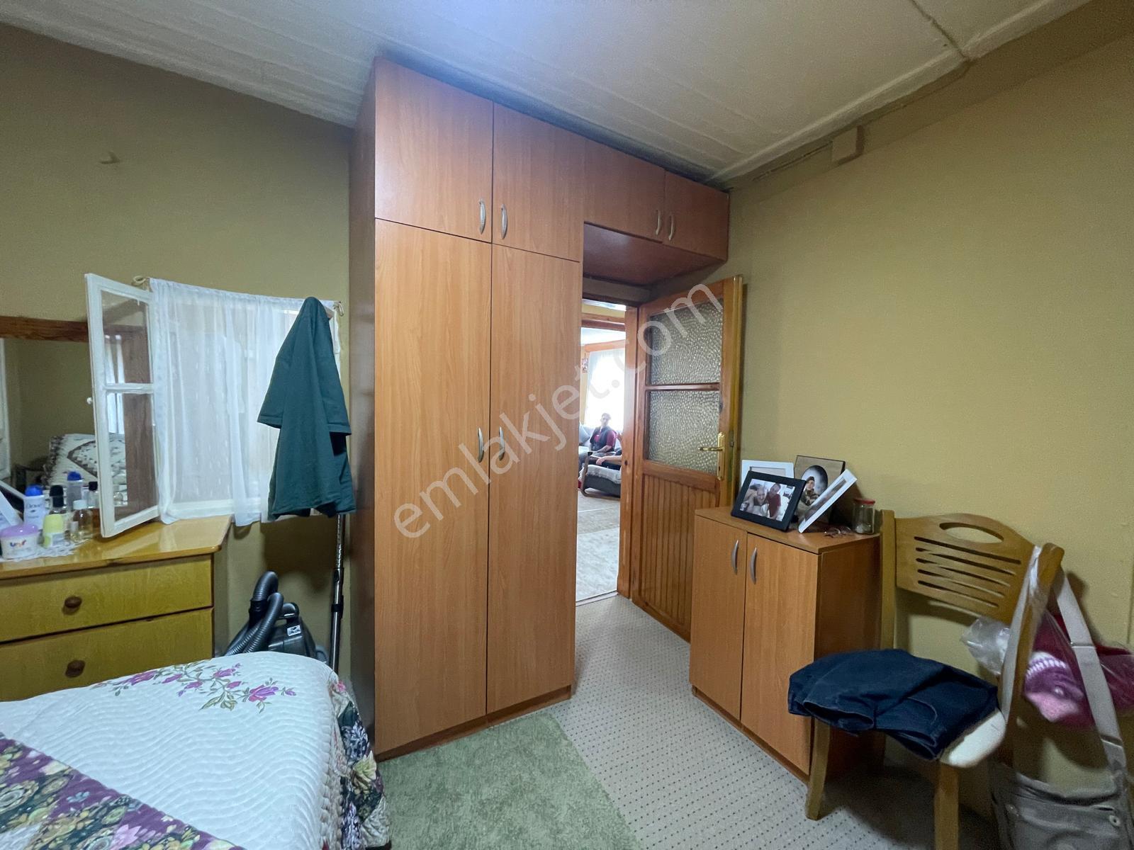 Ayvada'dan Ayvalık Merkez'de 2+1 Kağir Ev İle Kağir Ahır - Görsel 27