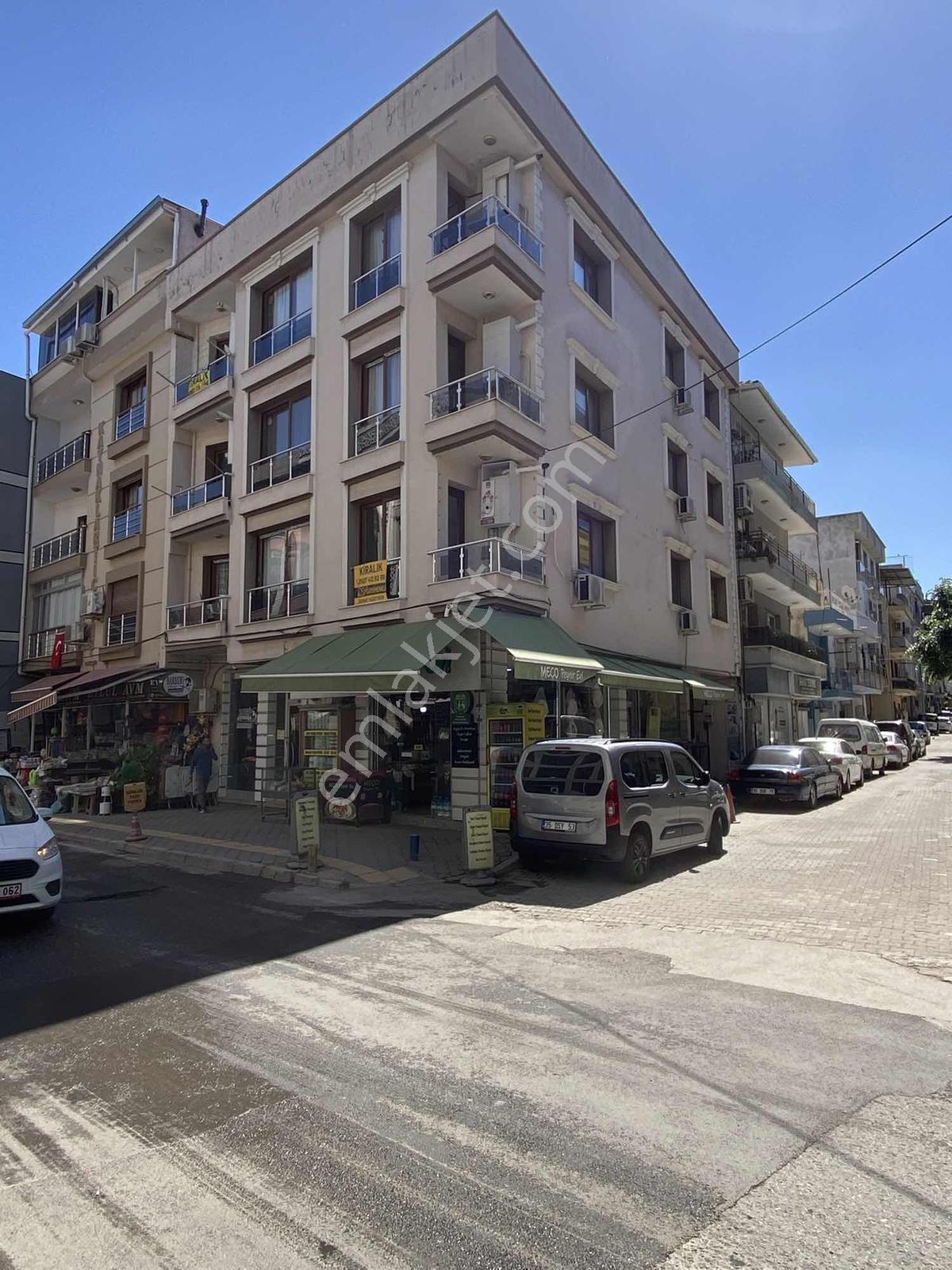 Buca Üçkuyularda Kiralık 2+1 Doğalgazlı Ve Çift Klimalı Köşe Ev - Görsel 21
